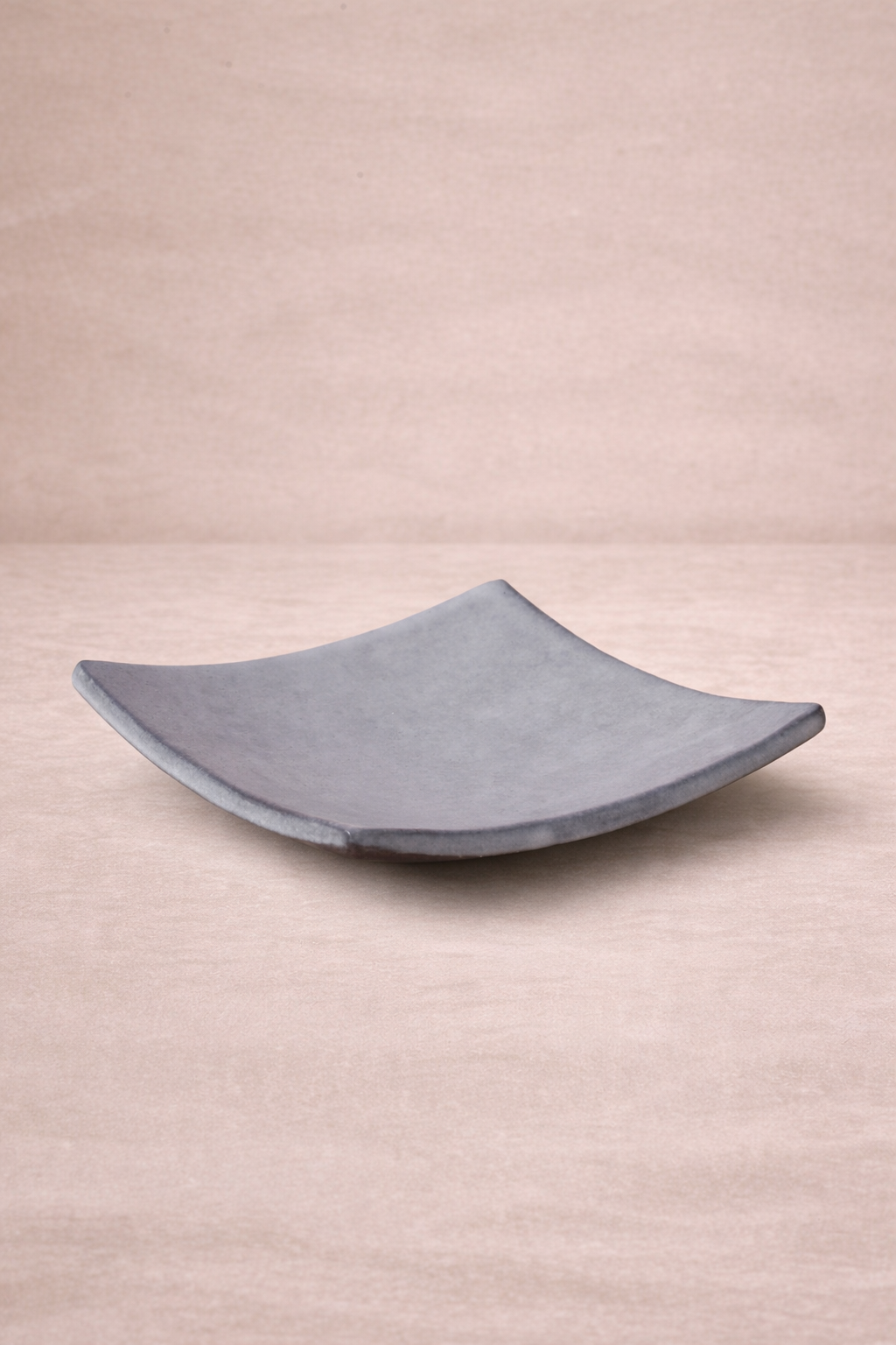 Stoneware Kenarları Kıvrık Kare Tabak 17 cm