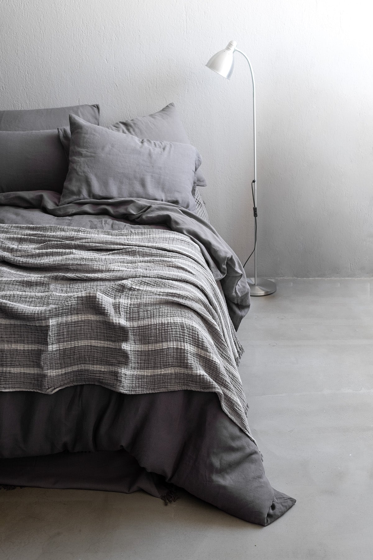 Çizgili Pamuk Müslin Koltuk Şalı, Battaniye Koyu Gri