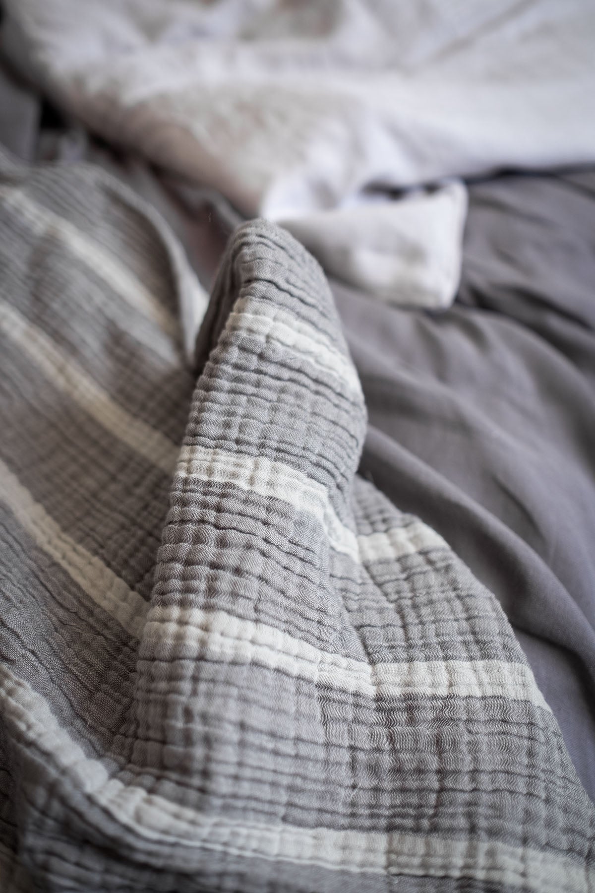 Çizgili Pamuk Müslin Koltuk Şalı, Battaniye Koyu Gri