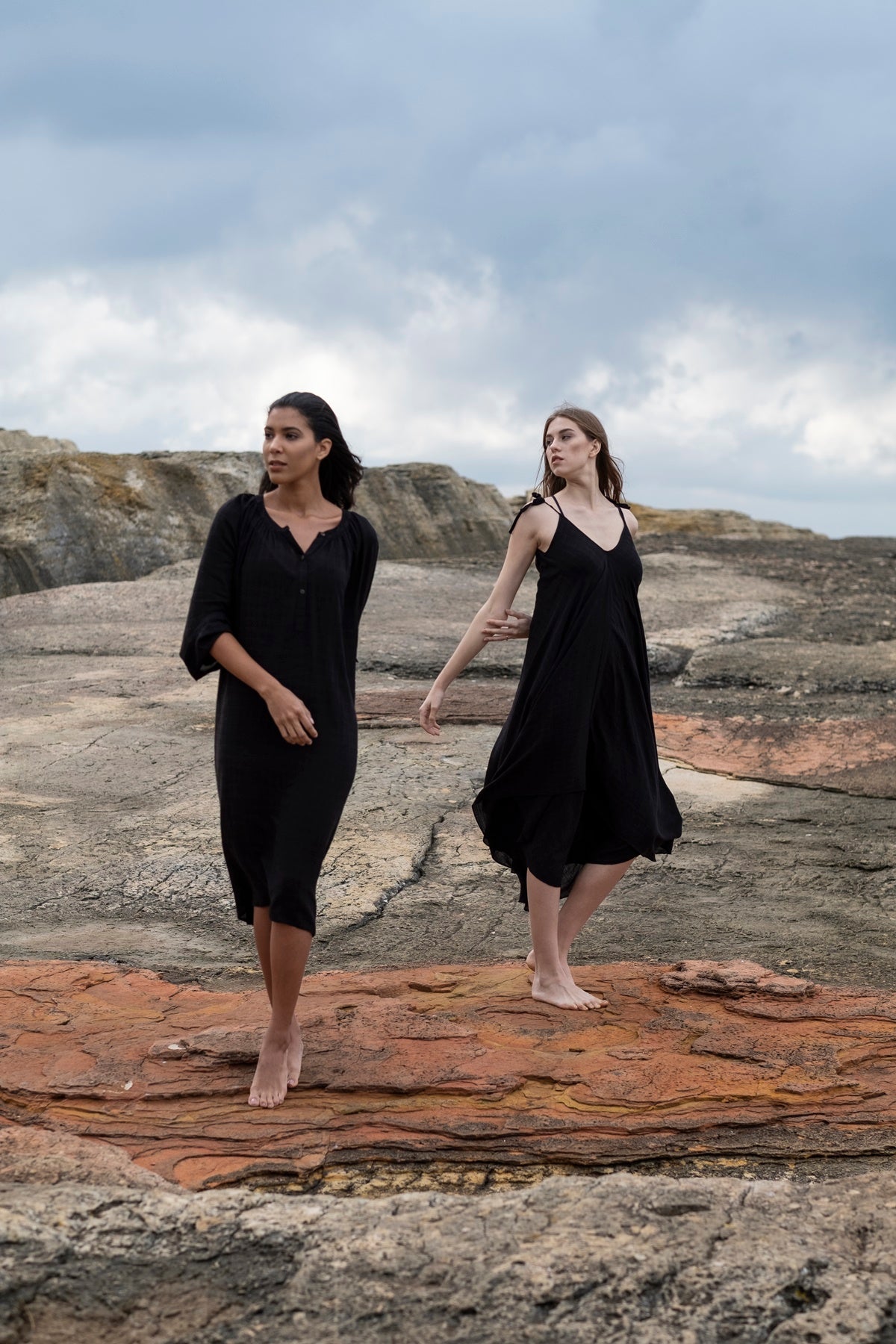 Poseidon Linen Dress (Buttoned) Black