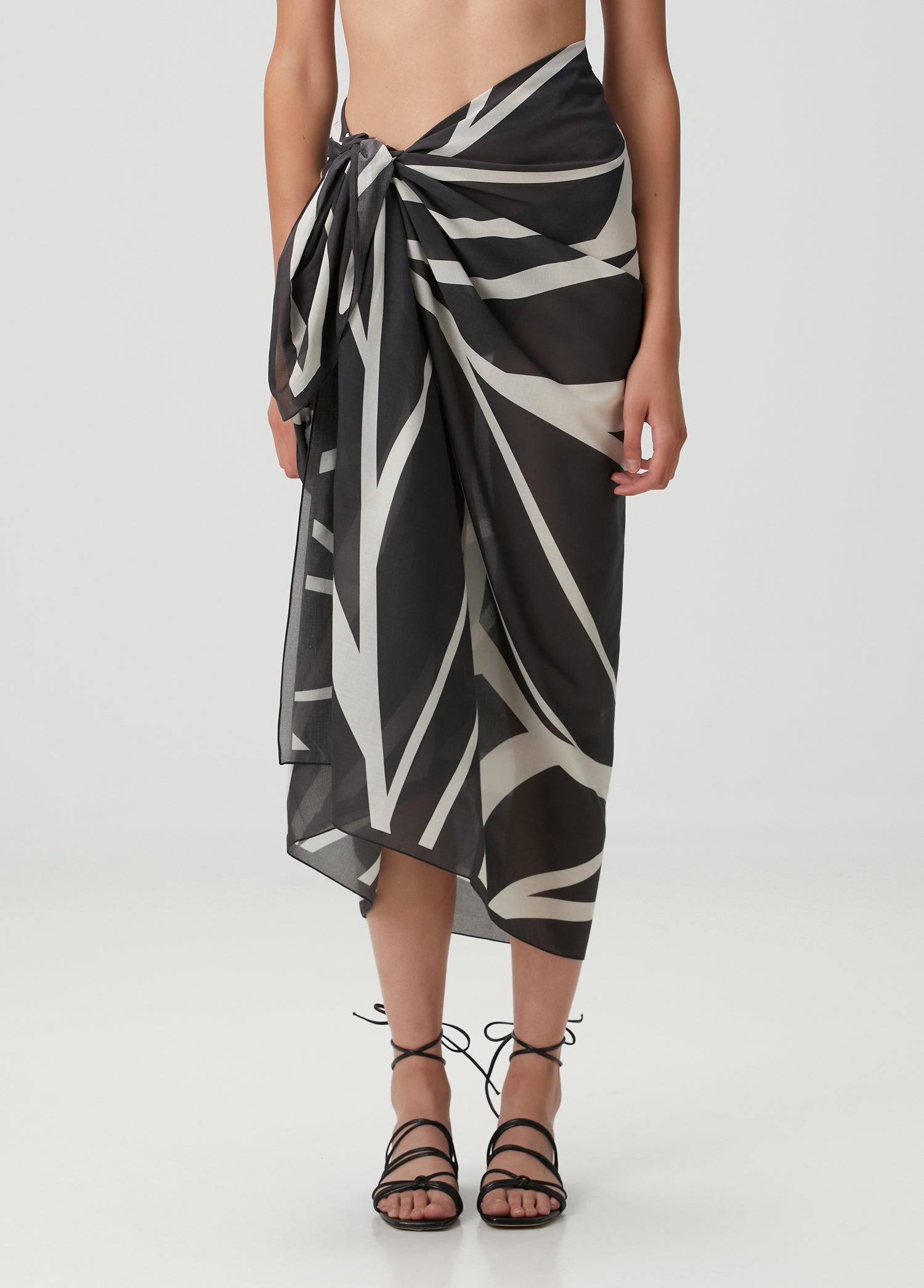 Yaprak Desenli Pamuk Pareo & Sarong Siyah