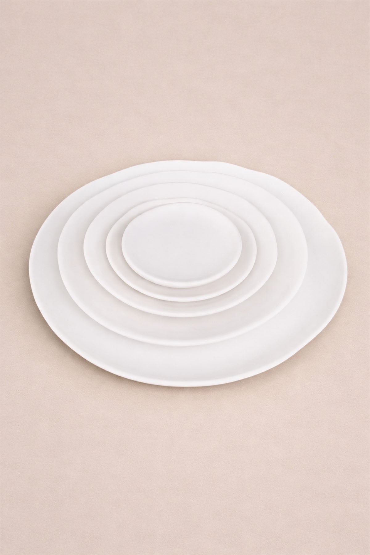 Elle Şekillendirilmiş Amorf Stoneware Tabak Beyaz 21 cm