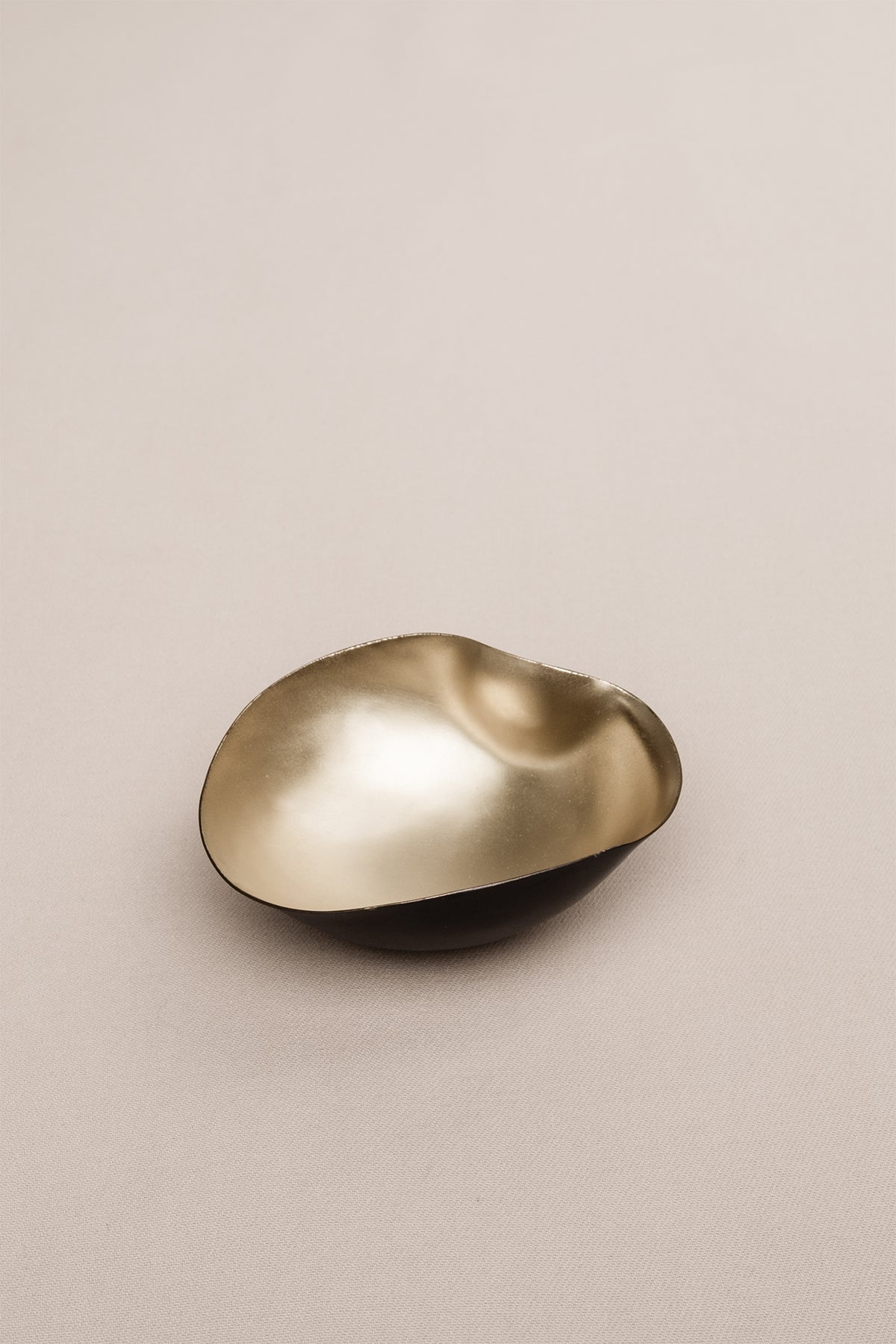 Asimetrik Yapılı Pirinç Dekoratif Kase 11x10x4 cm