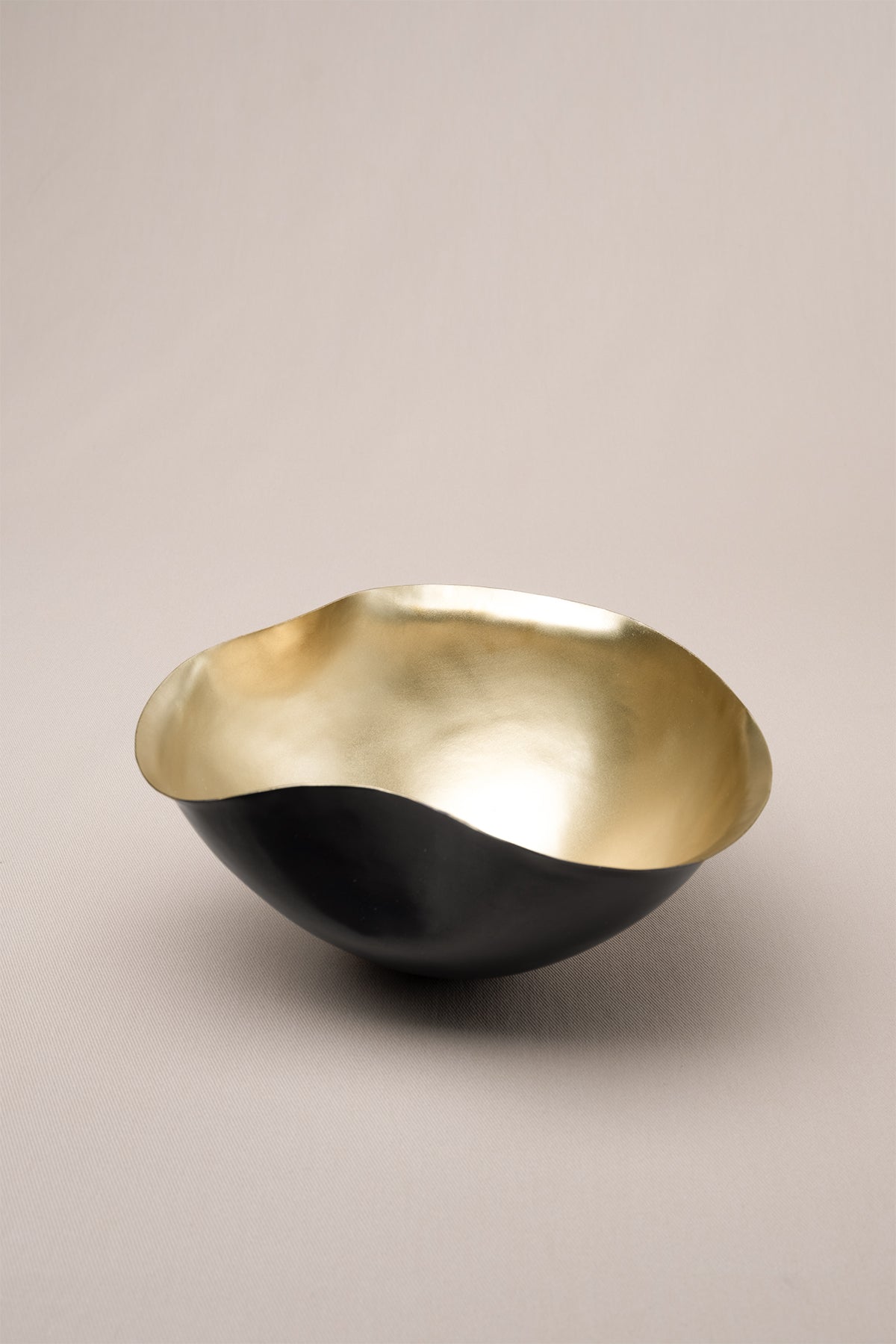 Asimetrik Yapılı Pirinç Dekoratif Kase 16x16x11 cm