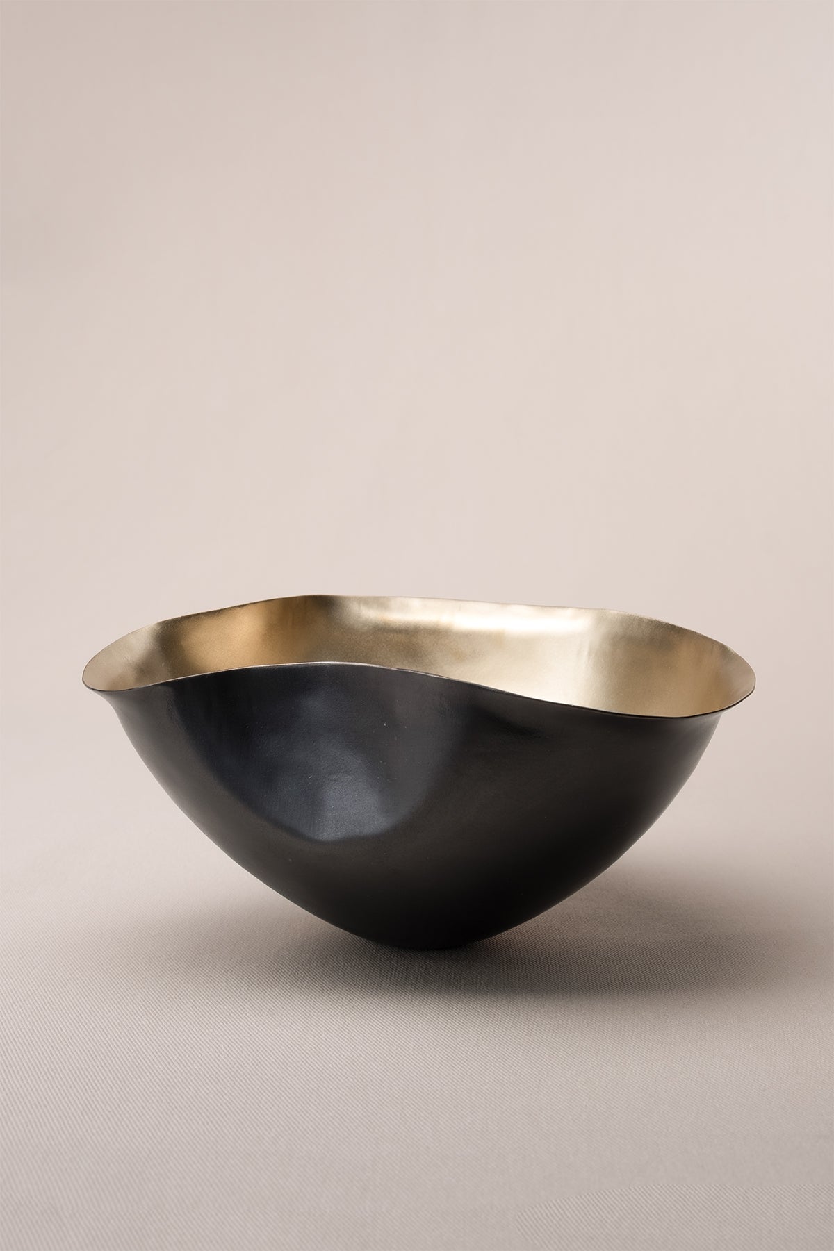 Asimetrik Yapılı Pirinç Dekoratif Kase 22x18x10 cm