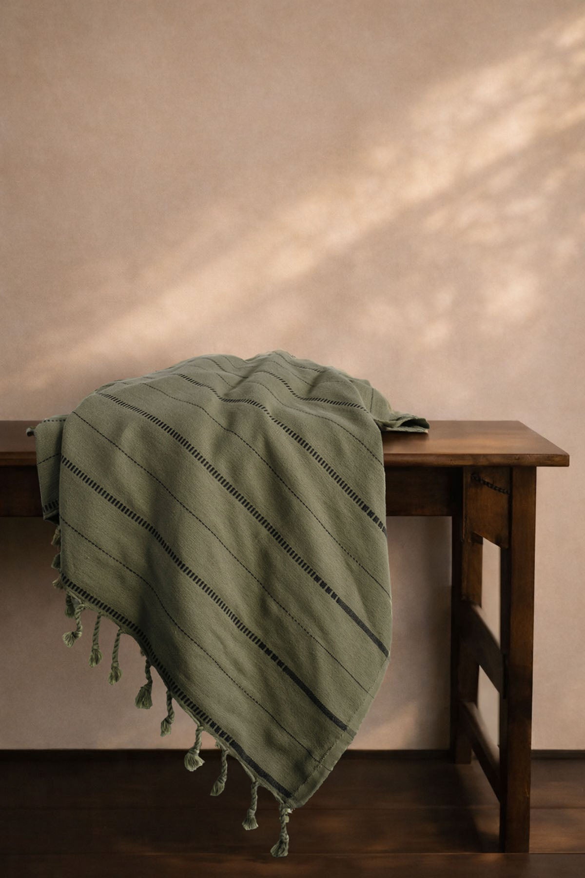 Boa Sofa Throw Timber-Black