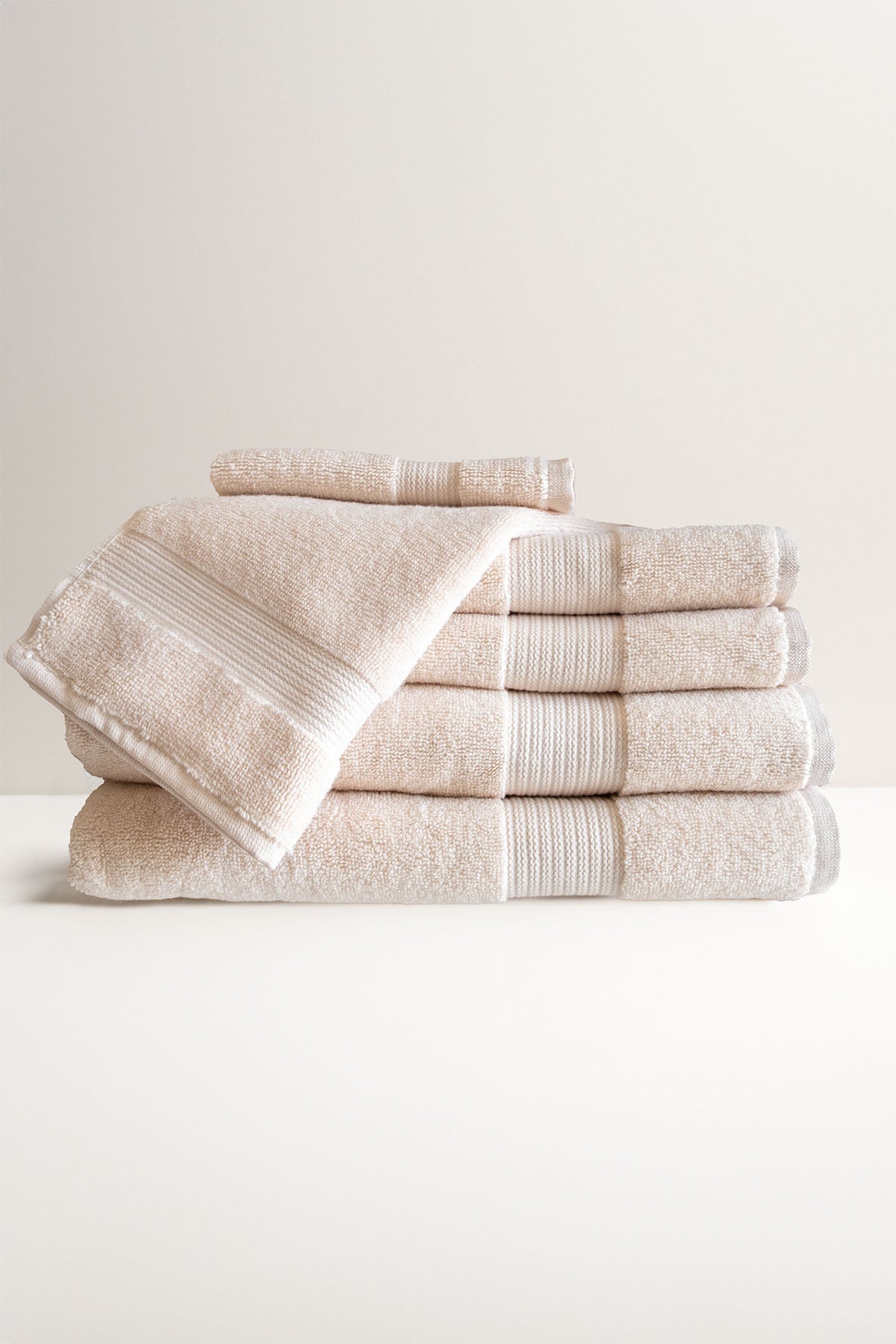 Ekstra Yumuşak Bordürlü Bukle Havlu Bej