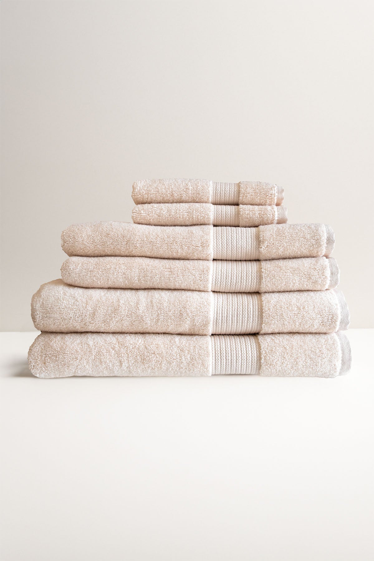 Ekstra Yumuşak Bordürlü Bukle Havlu Bej