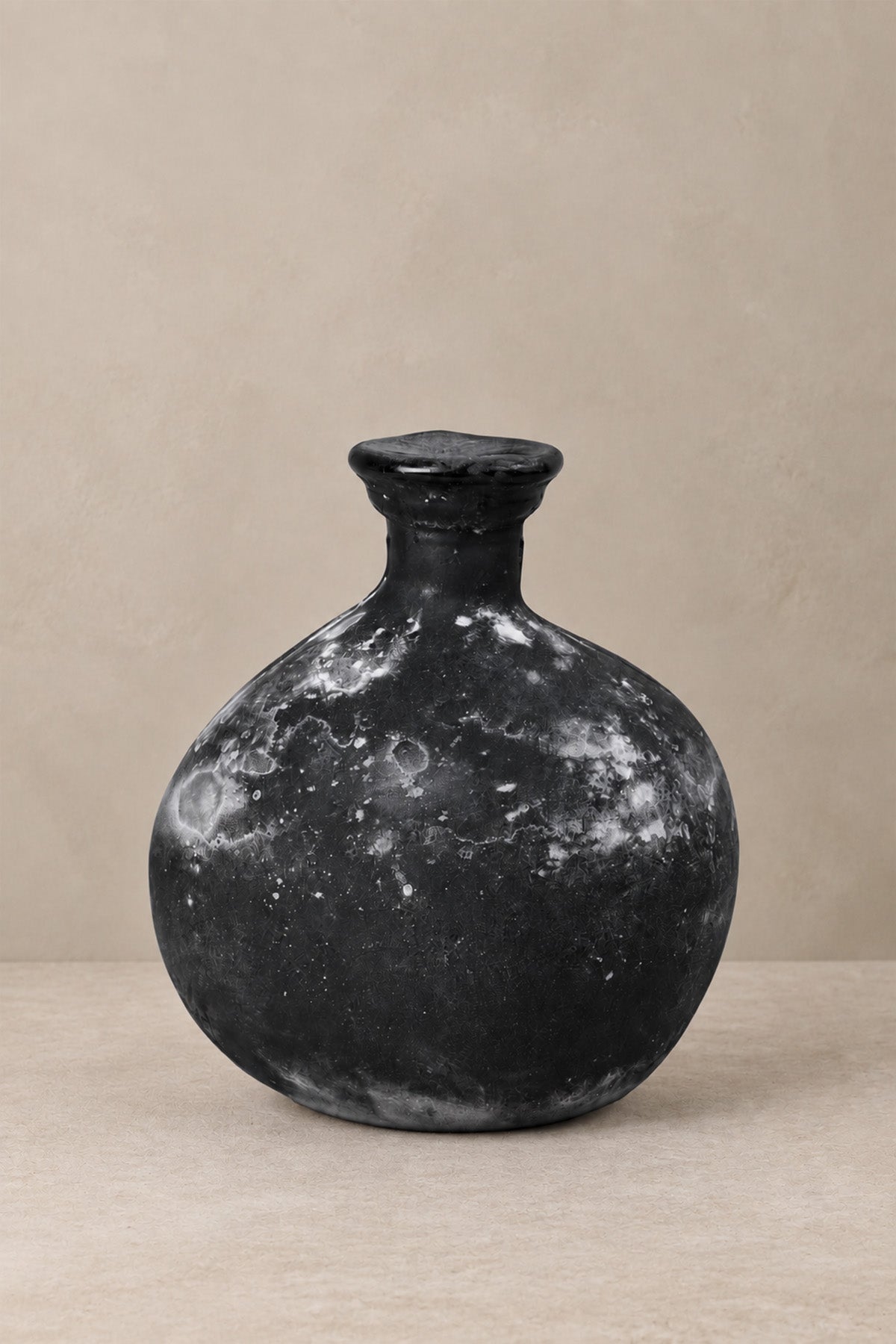 Cairo Cam Vase 18 cm Black
