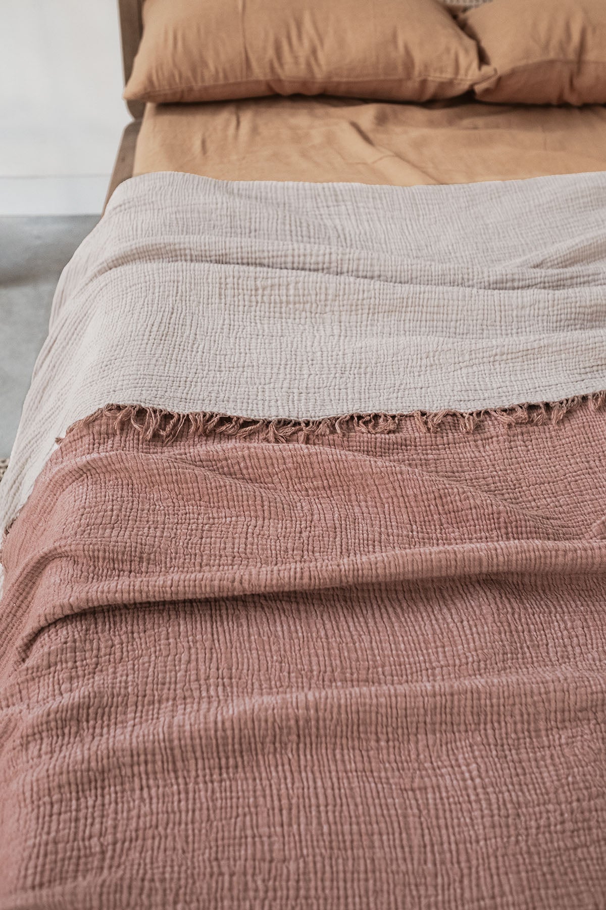 Cocoon 4 Katlı Muslin Yatak Örtüsü Tarçın