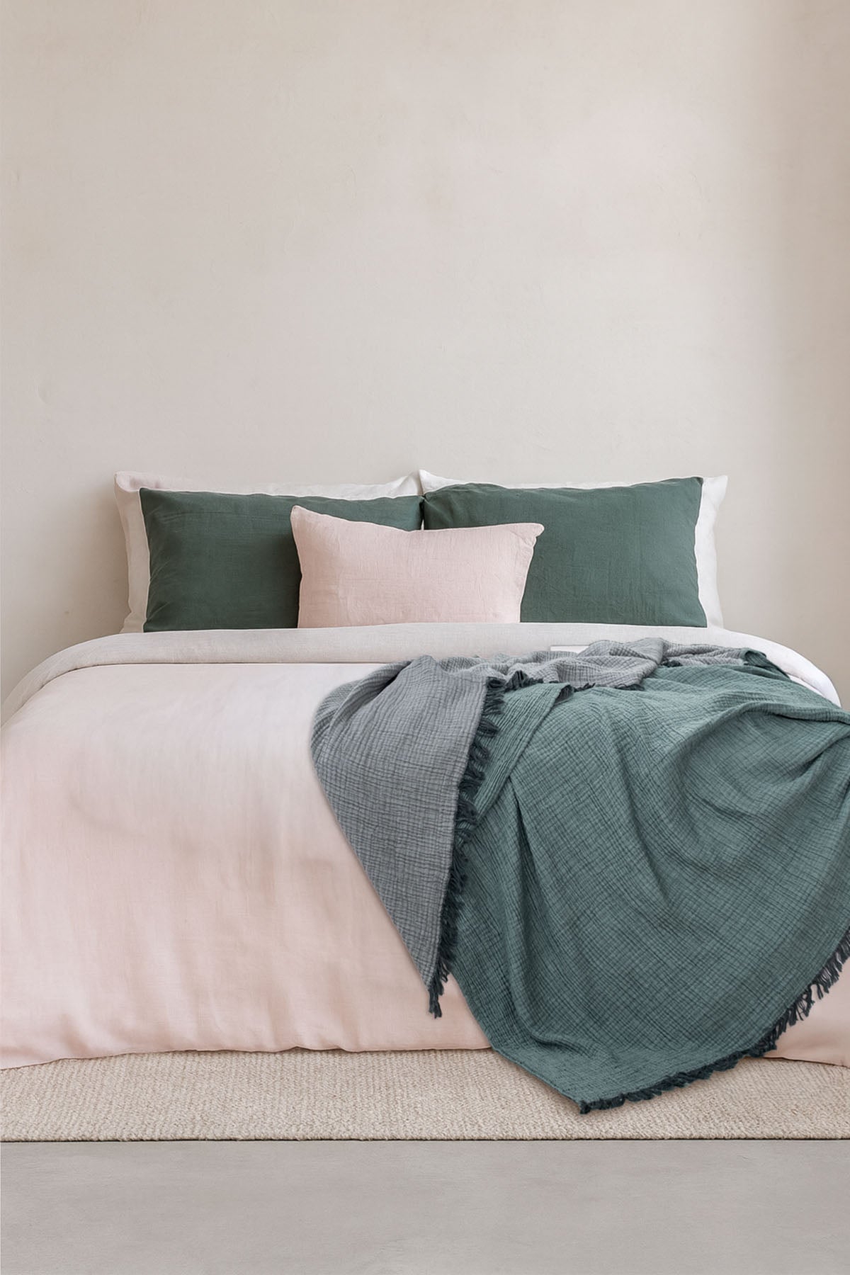 Cocoon 4 Katlı Müslin Yatak Örtüsü Koyu Yeşil