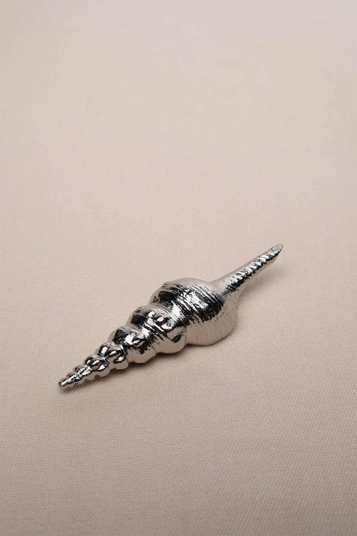 Deniz Kabuğu Şeklinde Metal Dekoratif Obje Gümüş 9 cm