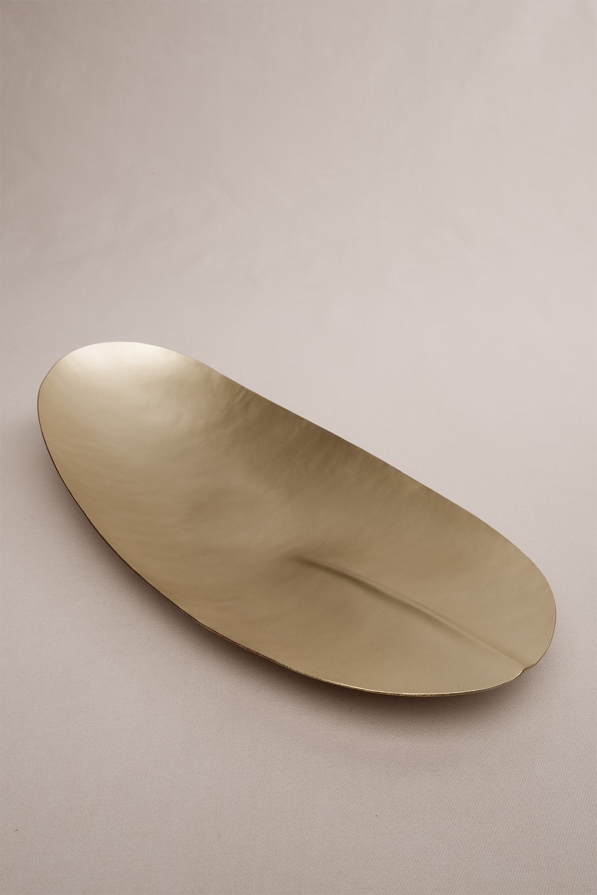 Doku Efektli Mat Pirinç Oval Dekoratif Obje Gold 35x15 cm