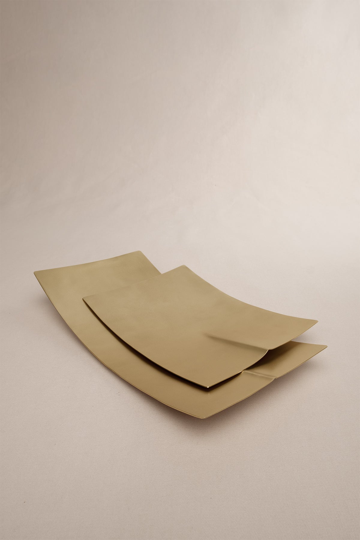 Doku Efektli Dikdörtgen Mat Pirinç Dekoratif Obje Gold 15x30 cm