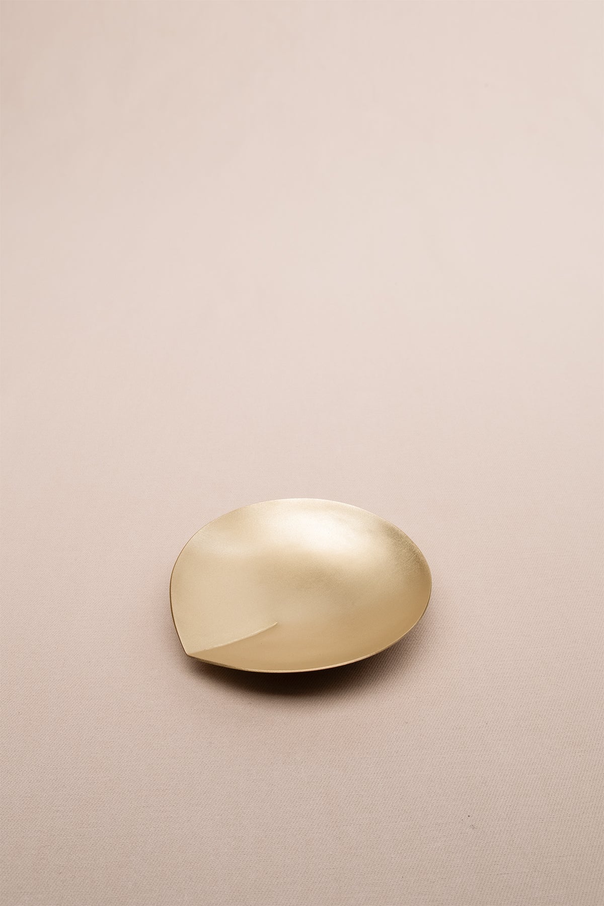 Crease Yuvarlak Konik Tütsülük Dekoratif Obje Gold 10x9 cm