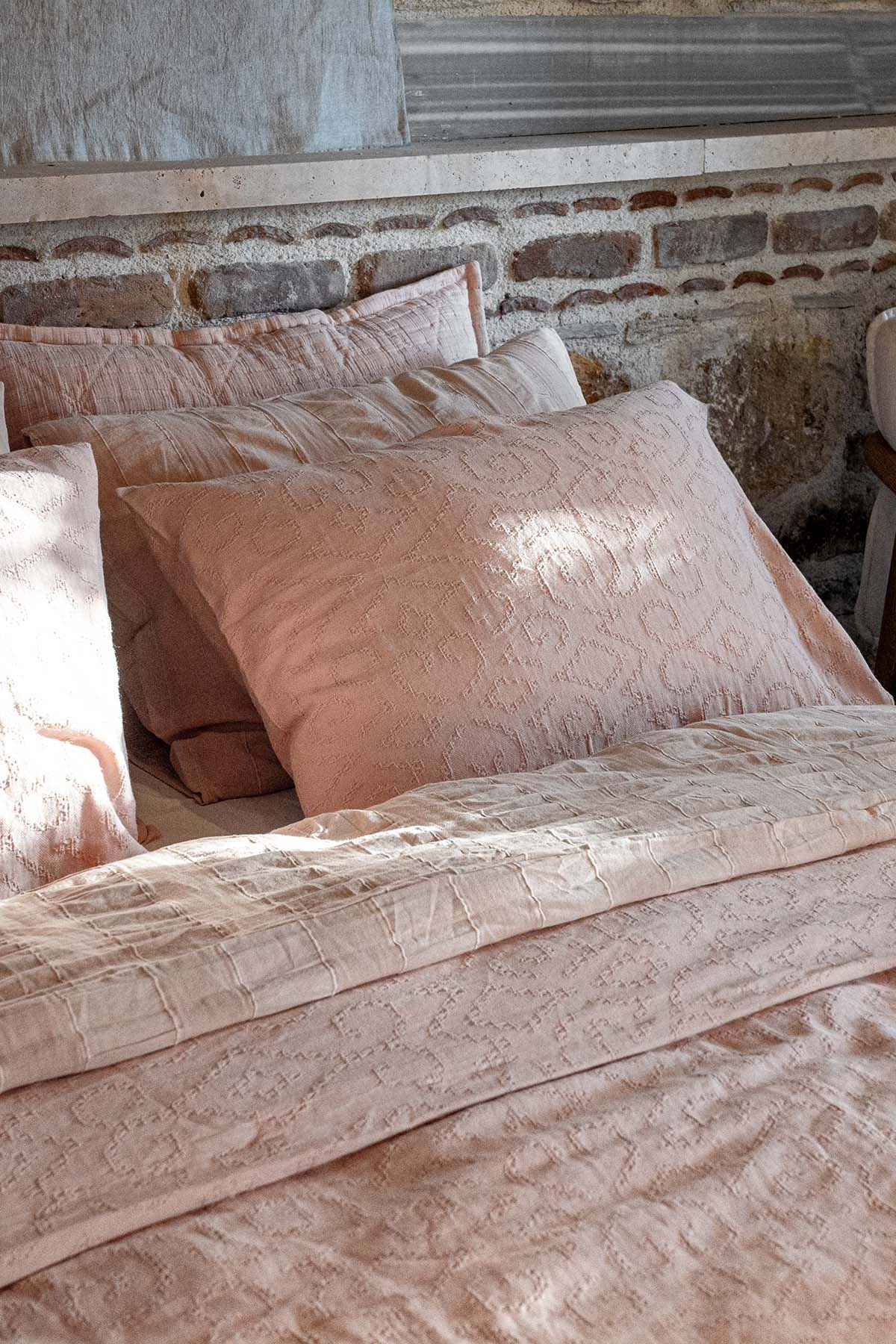 Damask Jakarlı Çift Kişilik Nevresim Seti Pastel Pembe