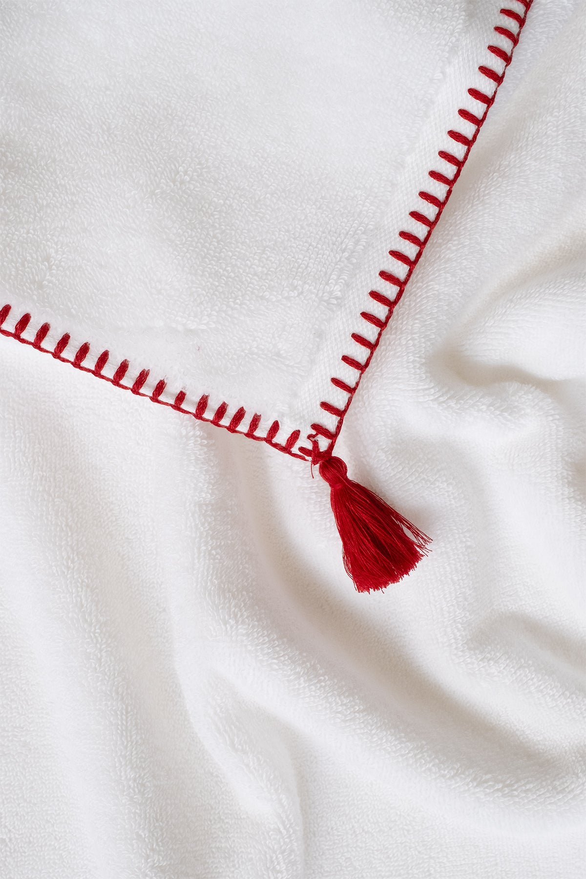 Dekoratif Dikiş Süslemeli Püsküllü Havlu 600 gr/m²