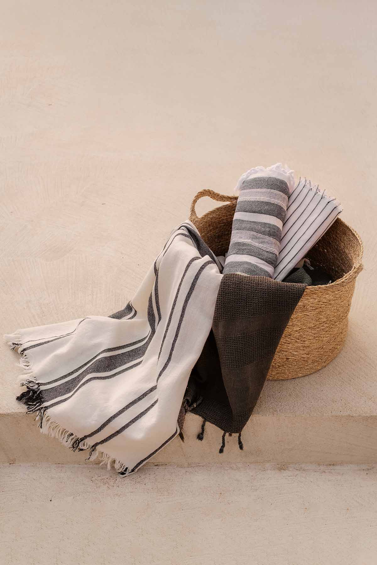 Earth Stripe Peshtemal Black