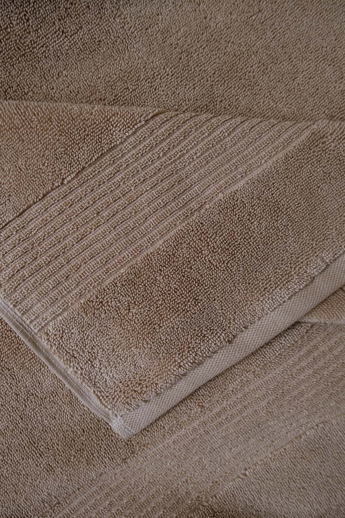 Essetial Bordürlü Bukle Havlu 600 gr/m² Bej