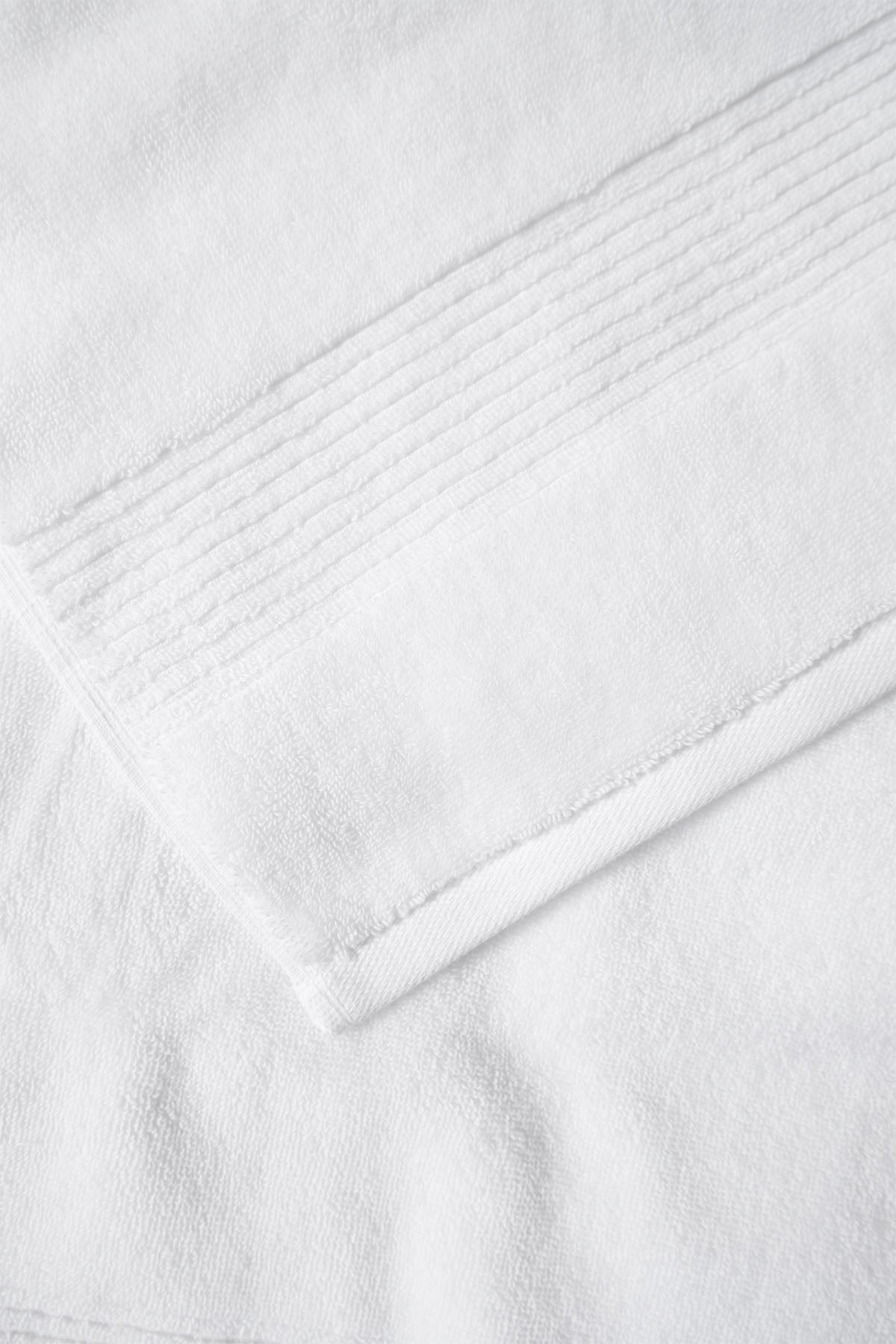 Essetial Bordürlü Bukle Havlu 600 gr/m² Beyaz