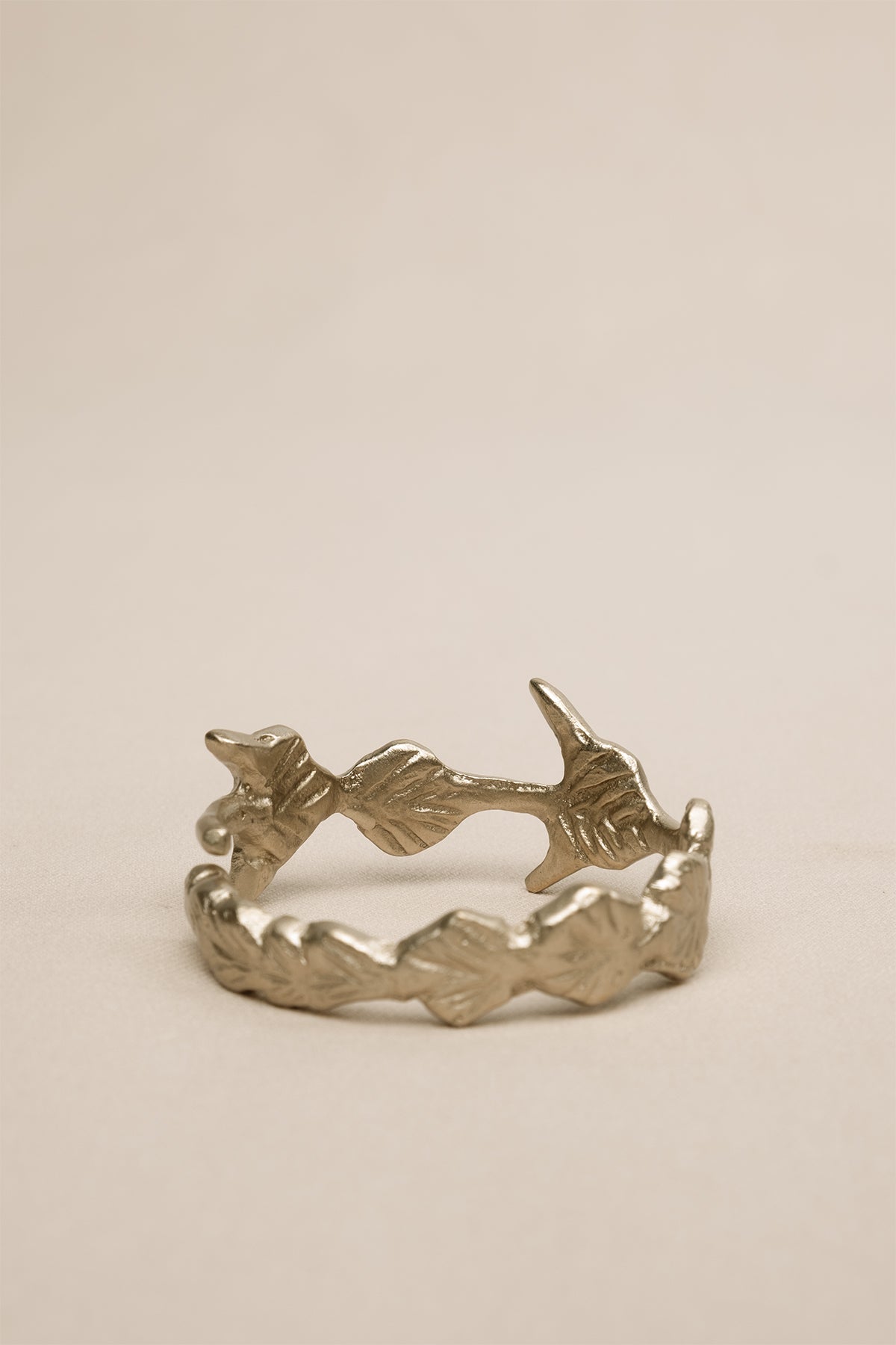 Karışık Çiçeklerden Oluşan Pirinç Peçete Halkası 4'lü Set Gold 5 cm