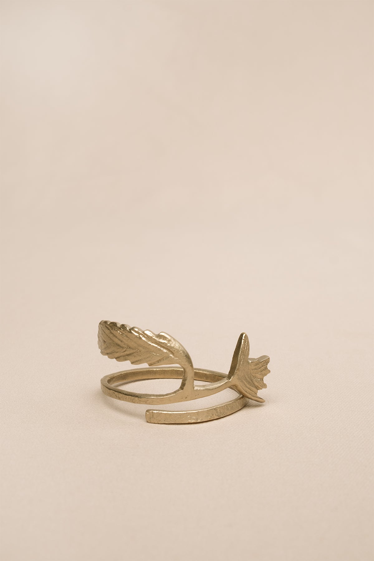 Karışık Çiçeklerden Oluşan Pirinç Peçete Halkası 4'lü Set Gold 5 cm