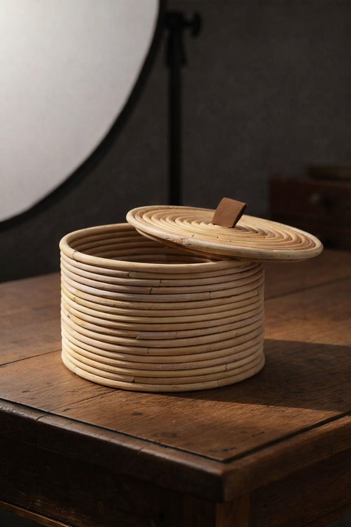 Gouda Deri Saplı Kapaklı Rattan Sepet / Kutu 24X24XH17