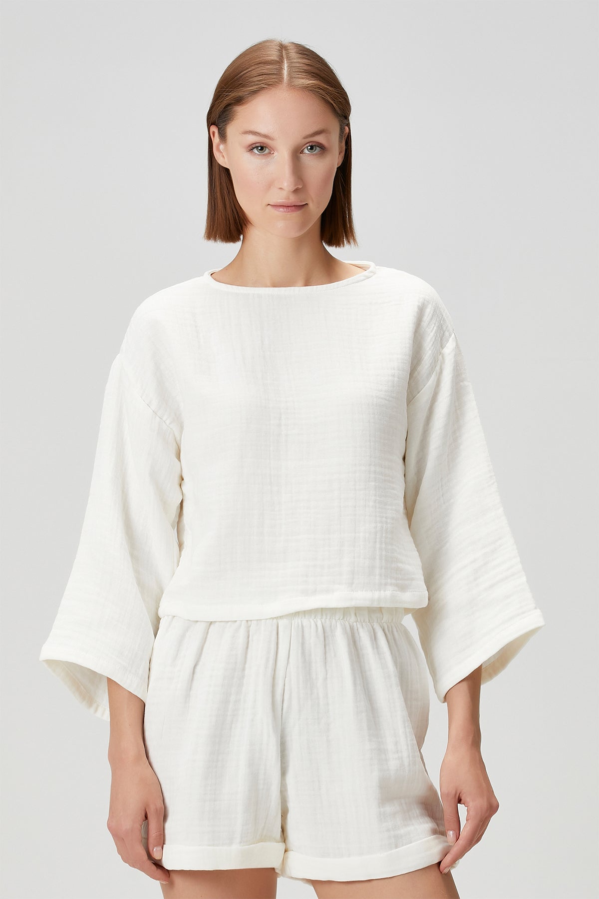 Uzun Kollu İnce Muslin Bluz Krem