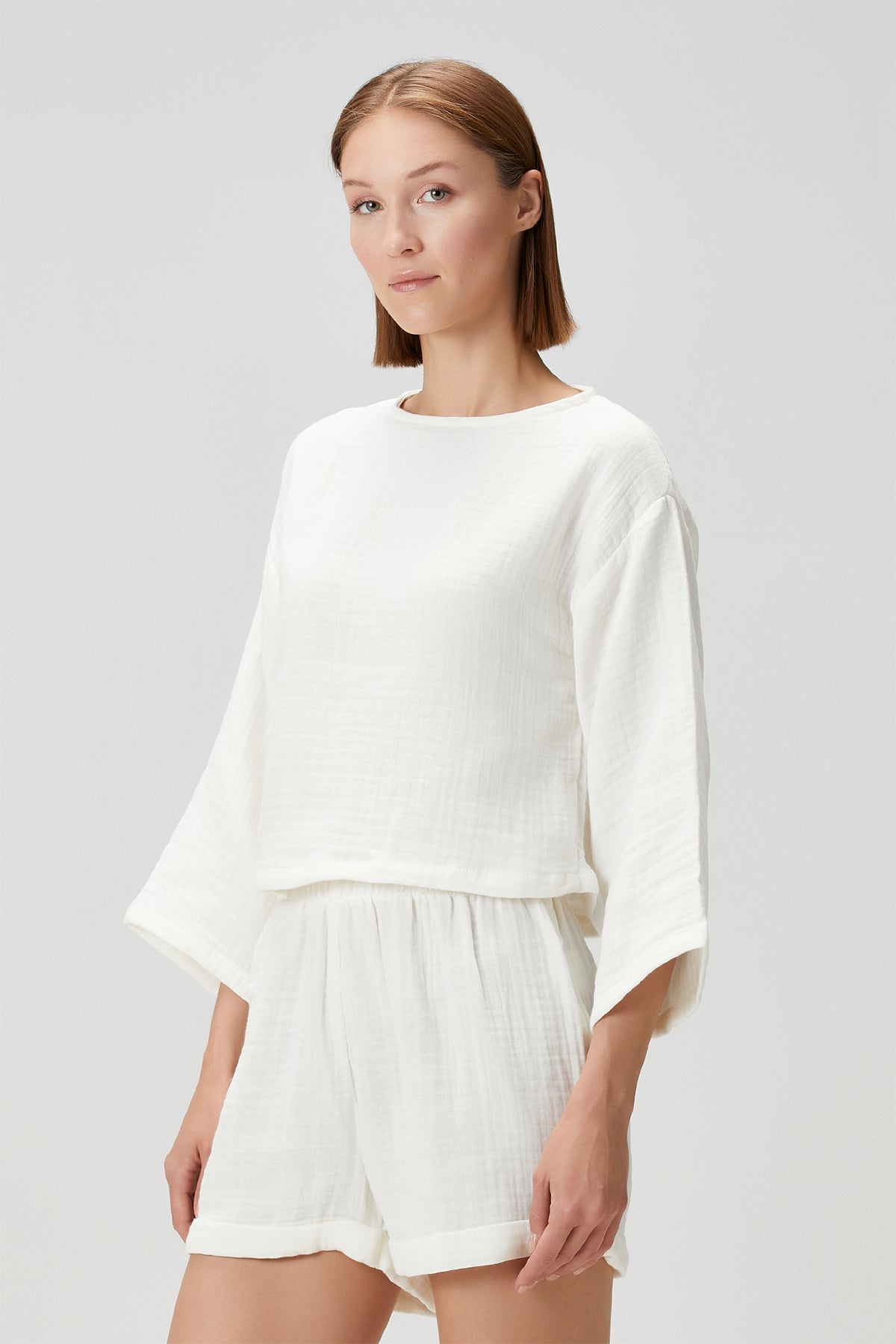 Uzun Kollu İnce Muslin Bluz Krem