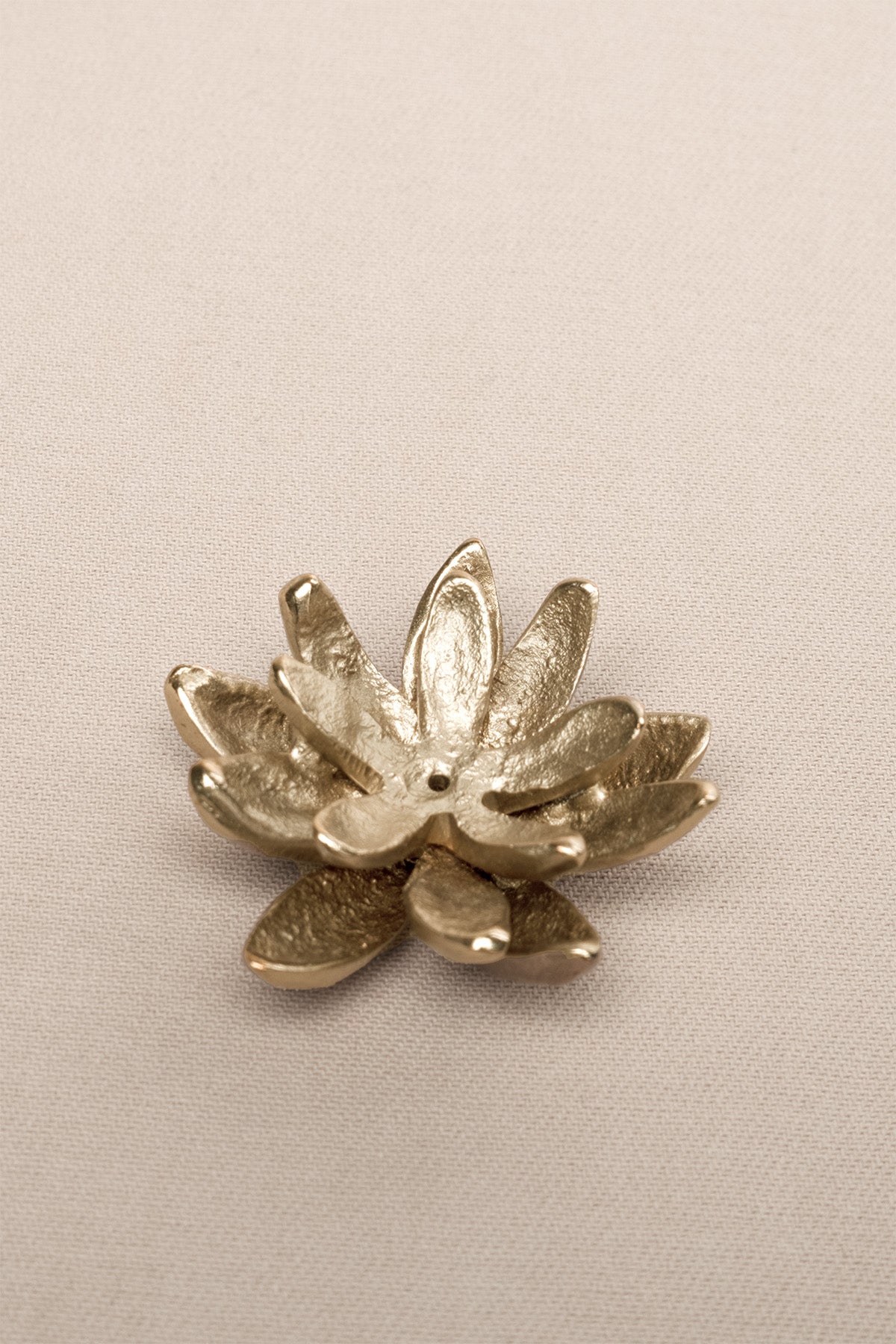 Lotus Çiçeği Şeklinde Mat Pirinç Tütsülük Dekoratif Obje Gold 4 cm