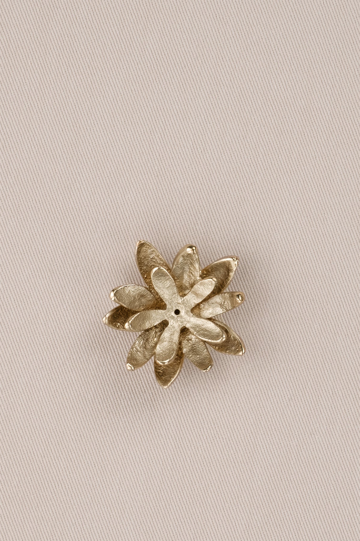 Lotus Çiçeği Şeklinde Mat Pirinç Tütsülük Dekoratif Obje Gold 4 cm