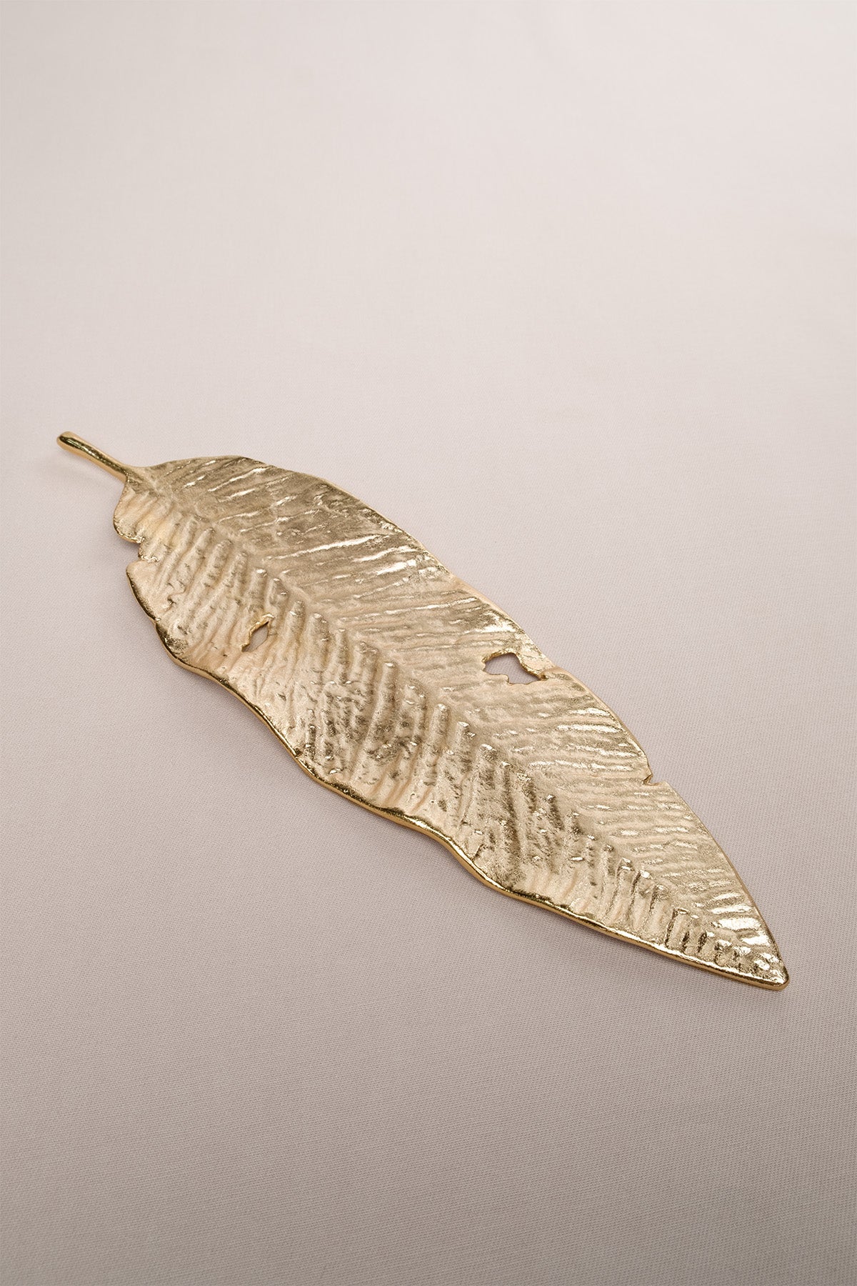 Mango Yaprağı Şeklinde Mat Pirinç Kaplama Dekoratif Obje Gold 28x8 cm