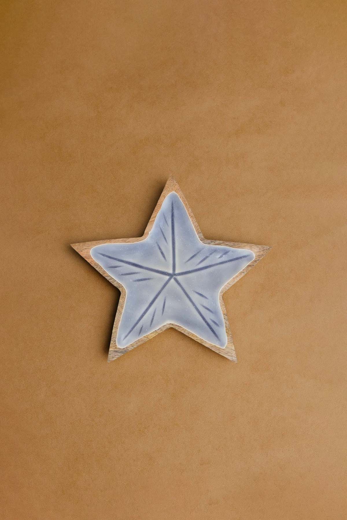 Mango Ahşap Yıldız Şeklinde Emaye Kaplamalı Tabak 25x25 cm