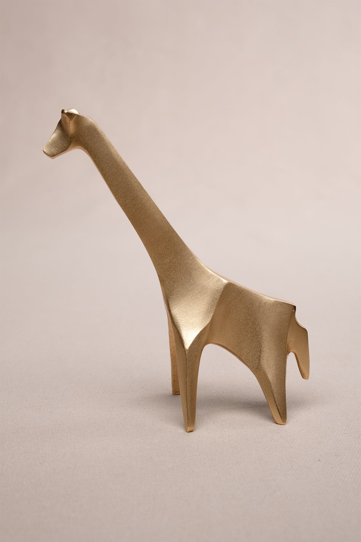 Origami Zürafa Şeklinde Mat Pirinç Dekoratif Obje Gold 10x8 cm