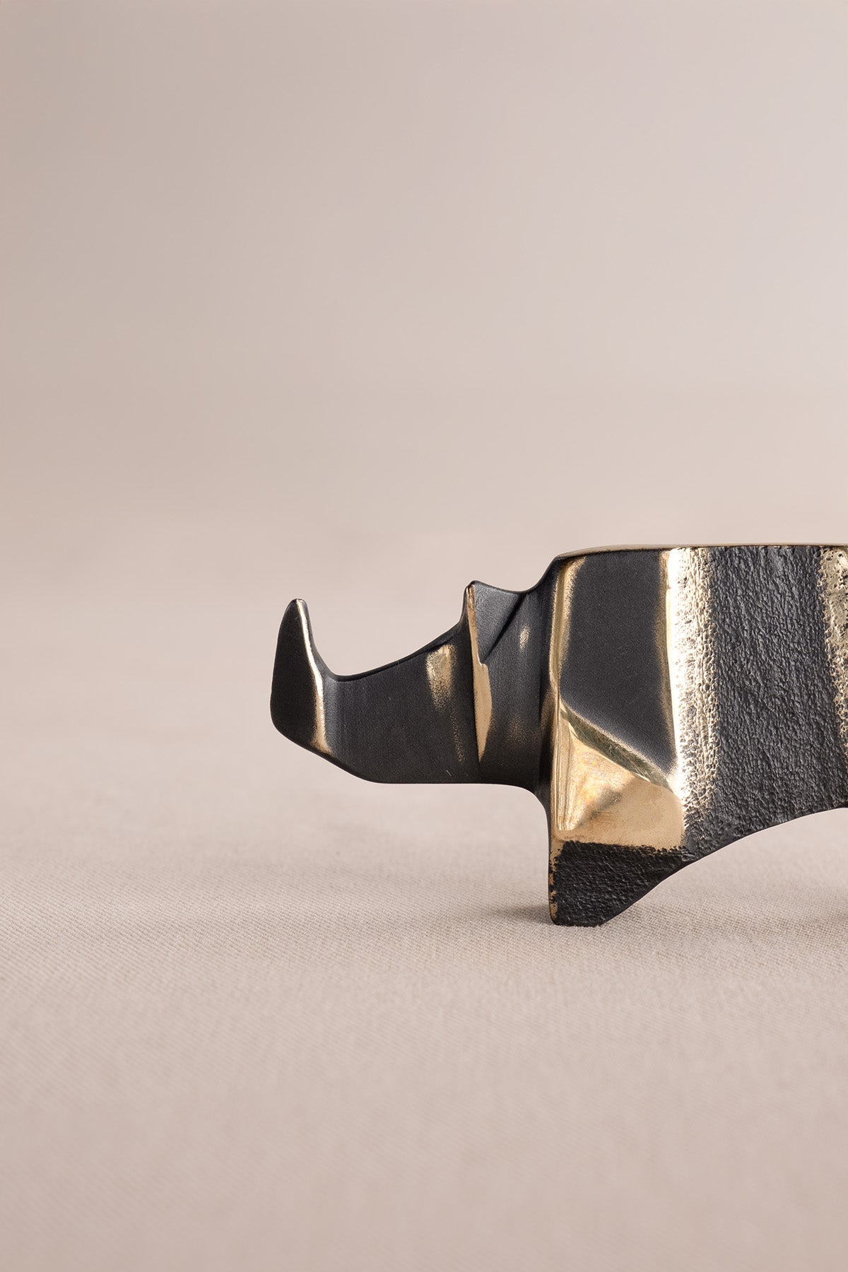 Origami Gergedan Şeklinde Antik Görünümlü Dekoratif Obje Gold 9x4 cm