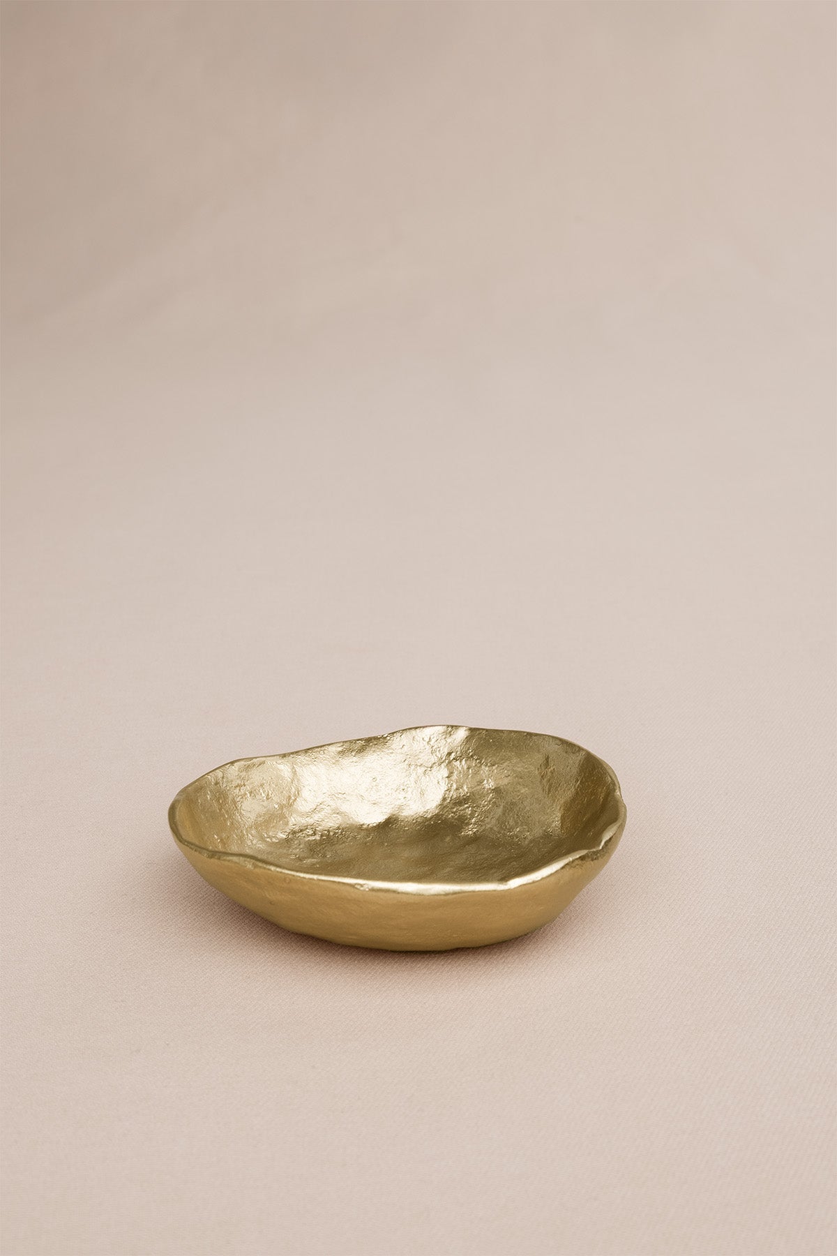 Mat Pirinç Döküm Doku Efektli Yuvarlak Dekoratif Obje Gold 12 cm