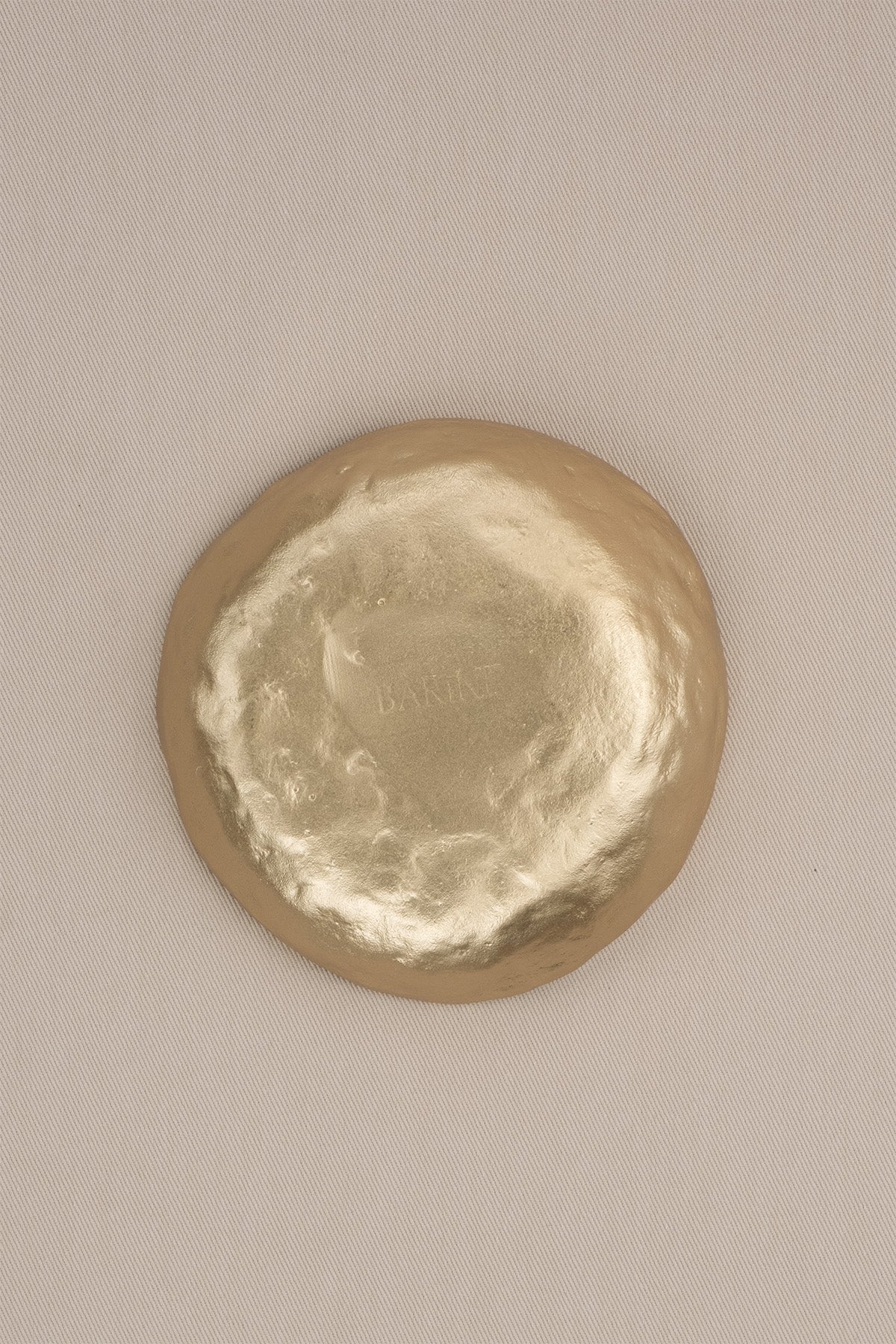 Mat Pirinç Döküm Doku Efektli Yuvarlak Dekoratif Obje Gold 12 cm