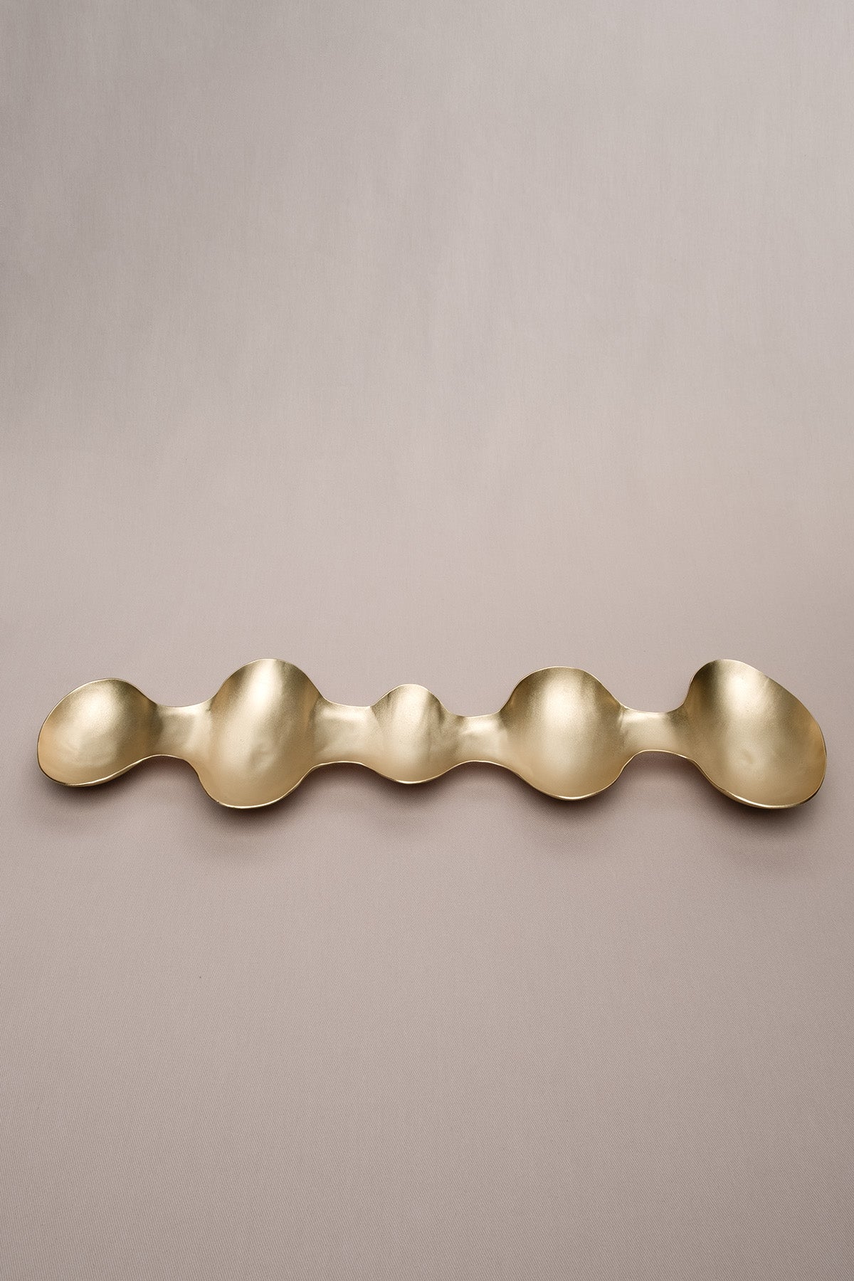 Ruth Mat Pirinç Asimetrik Şekilli Dekoratif Obje Gold 44x12 cm