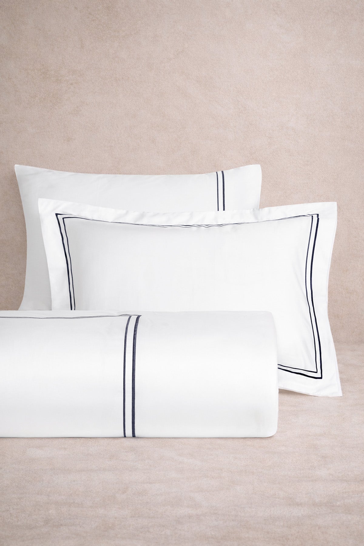 Çizgi Nakışlı 300 TC Pamuk Saten Nevresim Seti