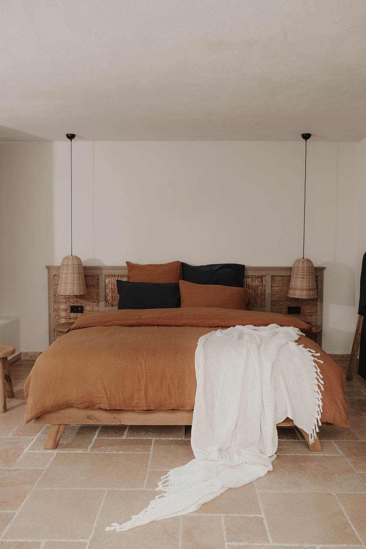 Yıkanmış Keten Çift Kişilik Nevresim Seti Karamel