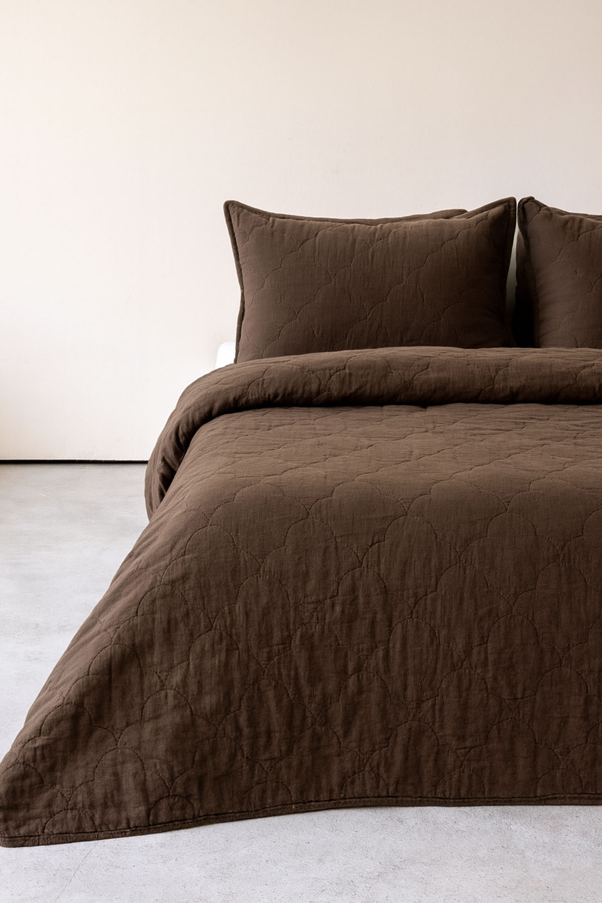 Serenity Quilted Linen Bedspread Bison