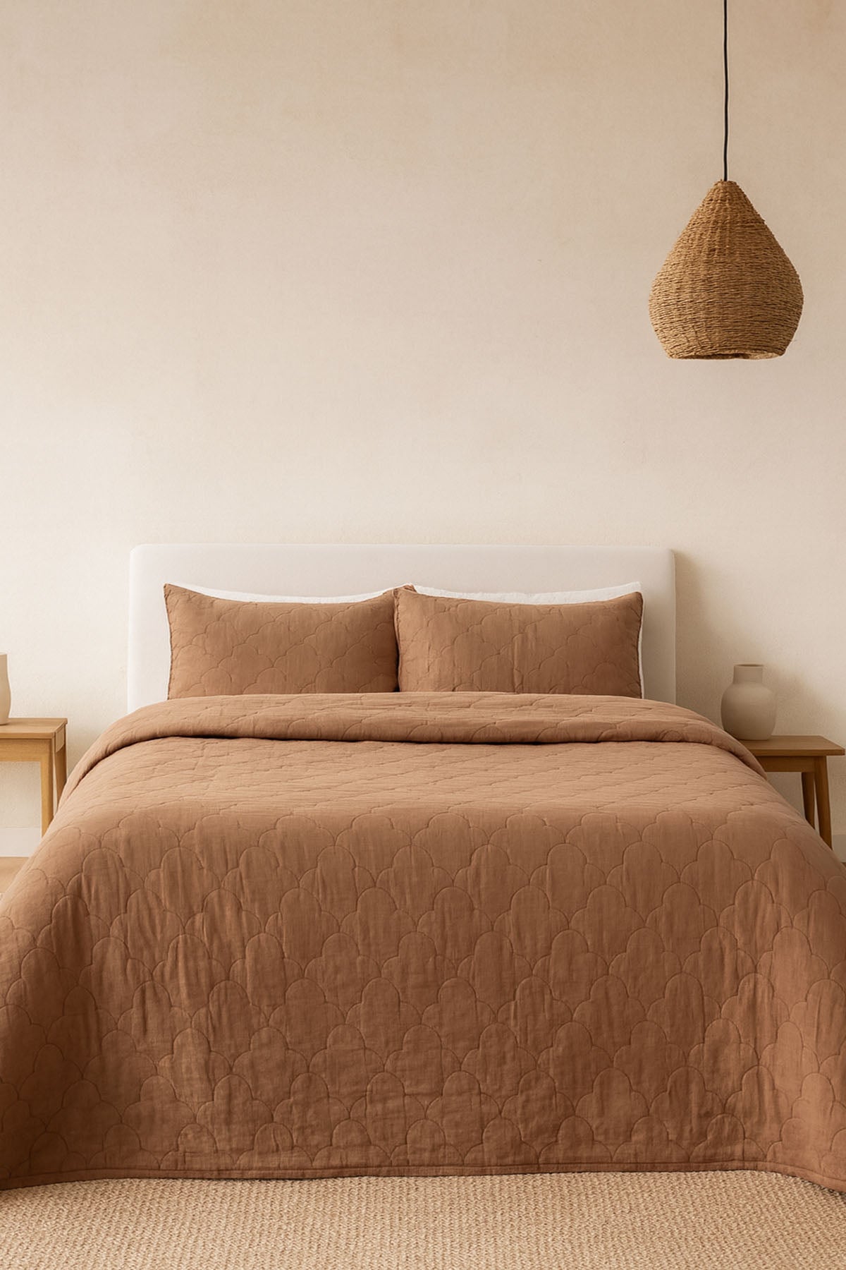 Serenity Keten Kapitoneli Yatak Örtüsü ve Yastık Kılıfı Seti Karamel