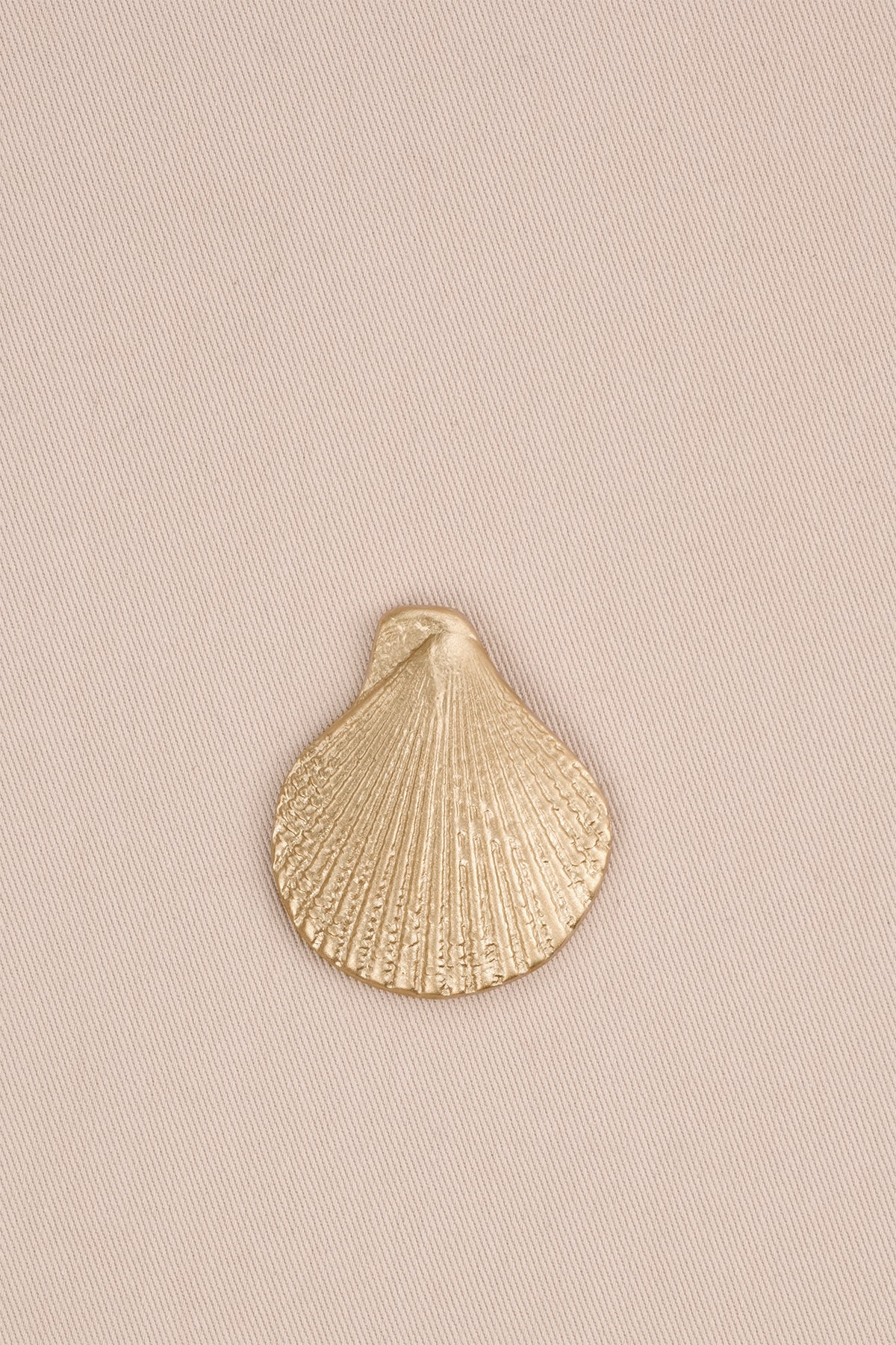 Deniz Kabuğu Şeklinde Pirinç Kağıt Ağırlığı Dekoratif Obje Gold 7x6 cm