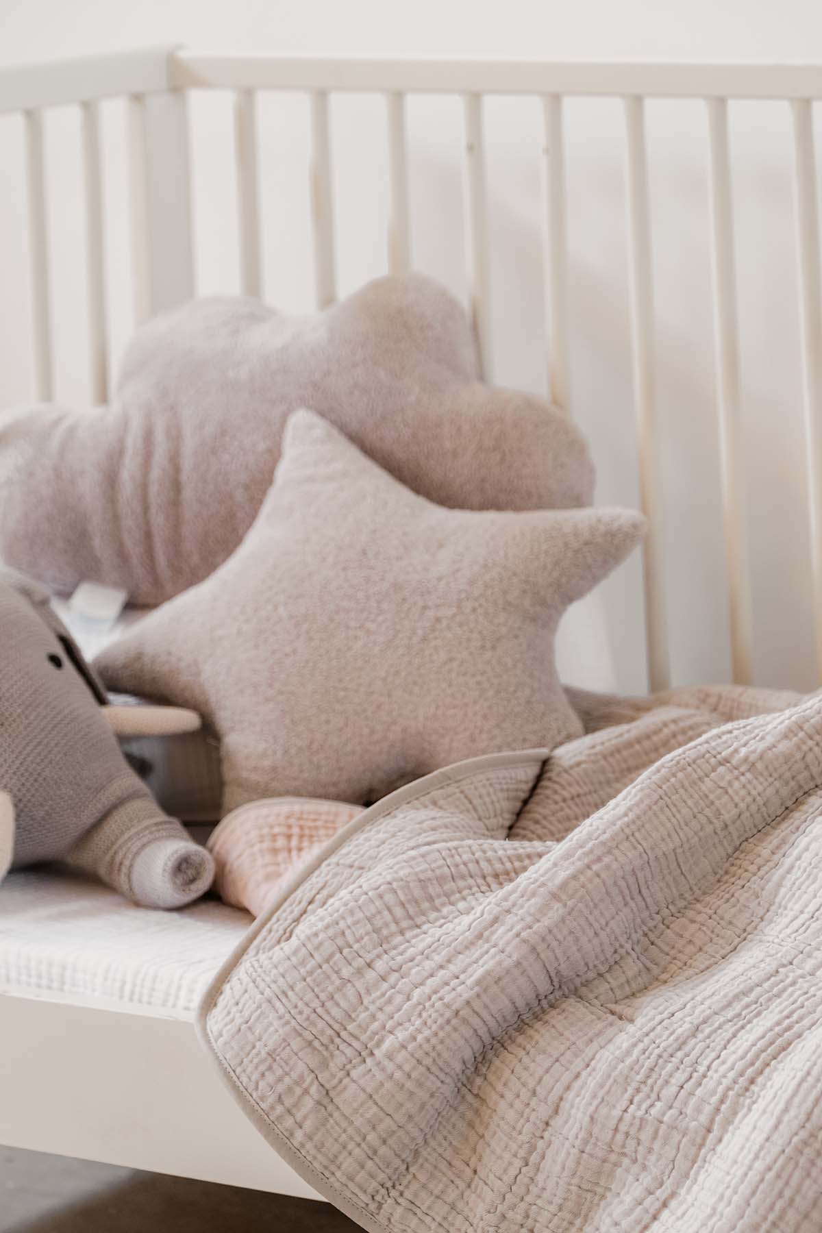 Star Throw Pillow Light Gray