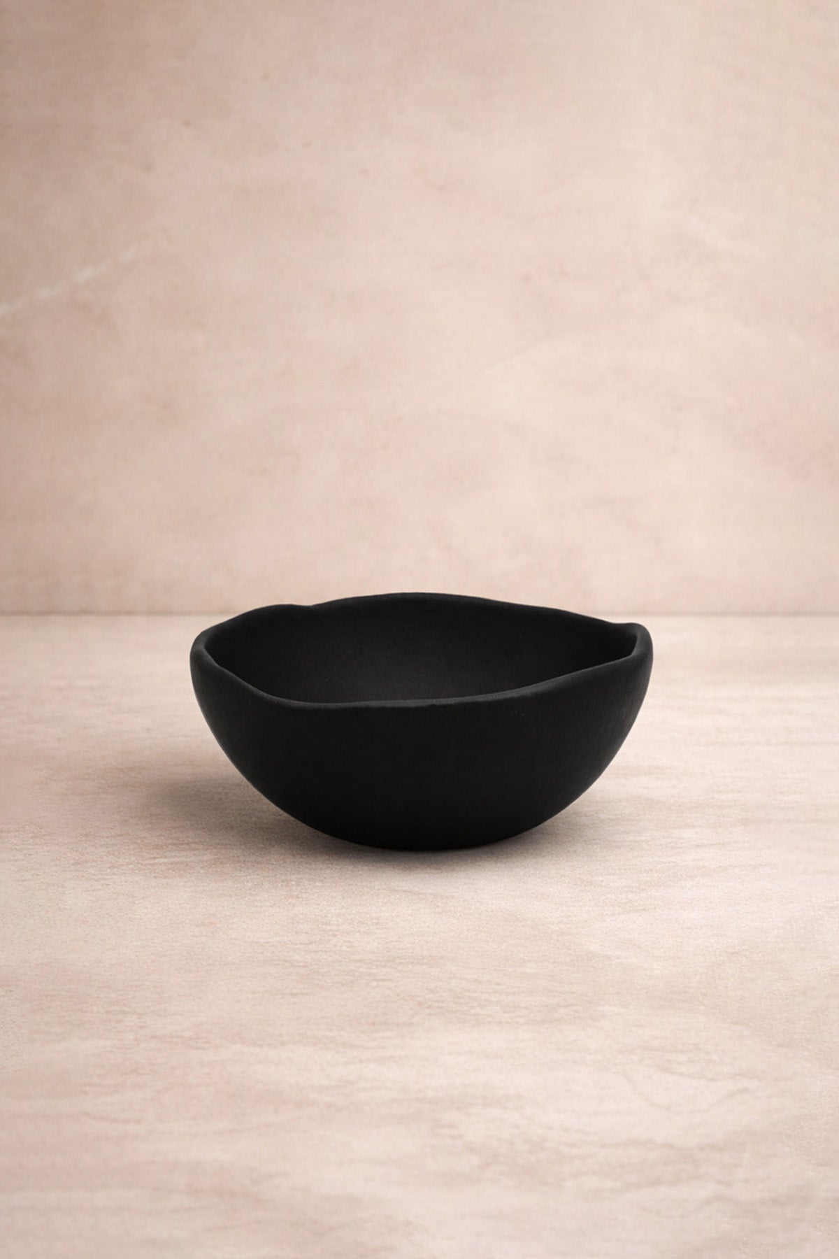 Elle Şekillendirilmiş Amorf Stoneware Kase Siyah 10 cm