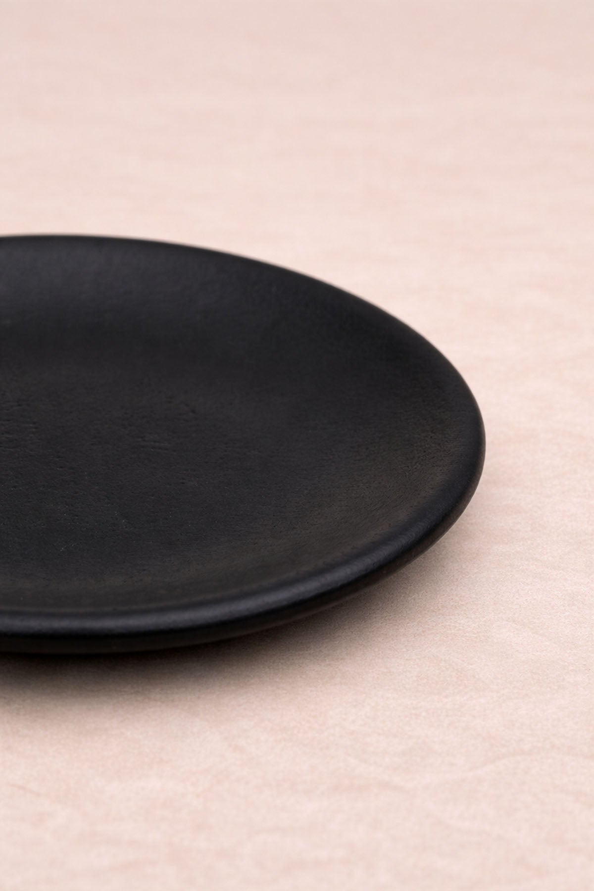 Elle Şekillendirilmiş Amorf Stoneware Mini Tabak Siyah 8 cm