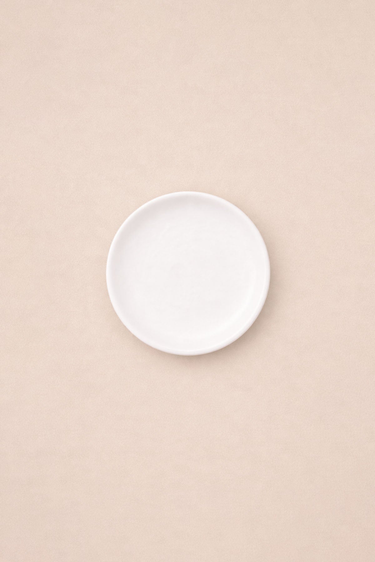 Elle Şekillendirilmiş Amorf Stoneware Mini Tabak Beyaz 8 cm