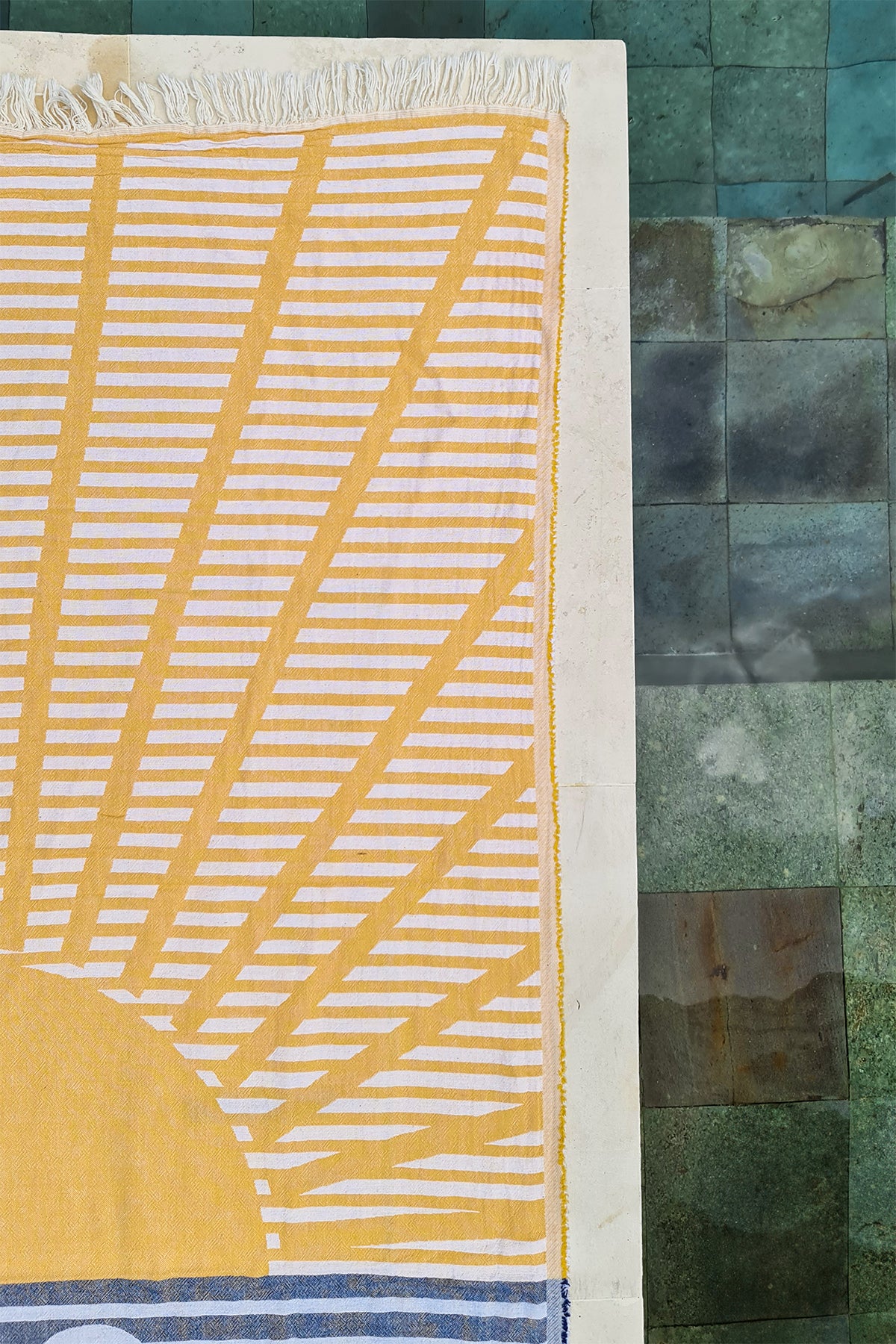 Sunset Peştemal ve Sevilla Breeze Kuru Yağ Hediye Seti Lacivert, Taşıma Çantalı