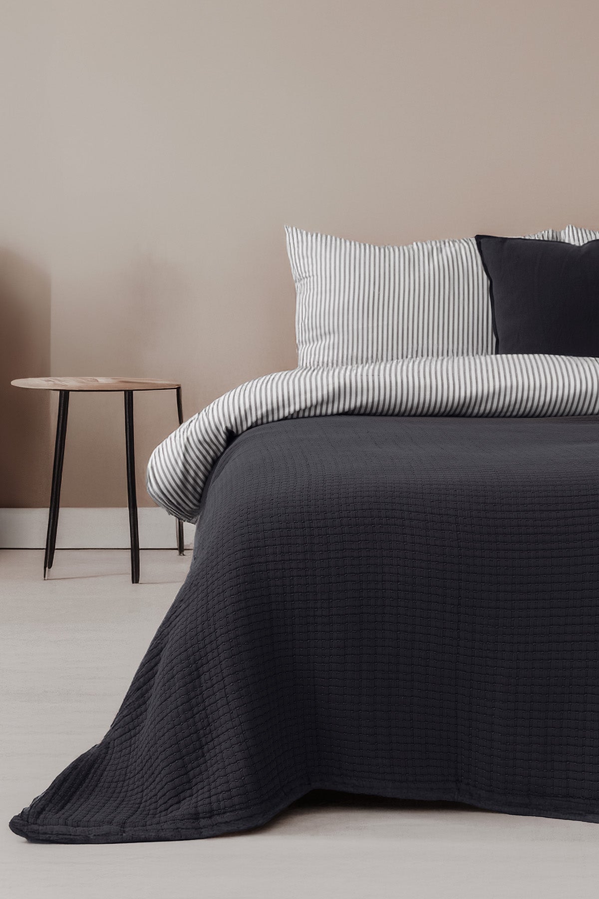 Vega Bedspread Anthracite
