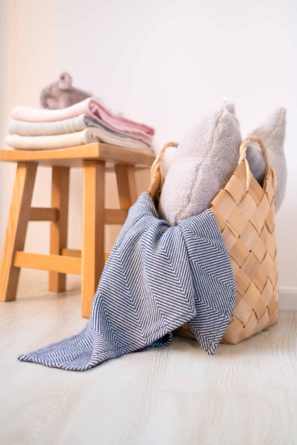 Yünlü Balıksırtı Desenli Bebek Battaniyesi Lacivert